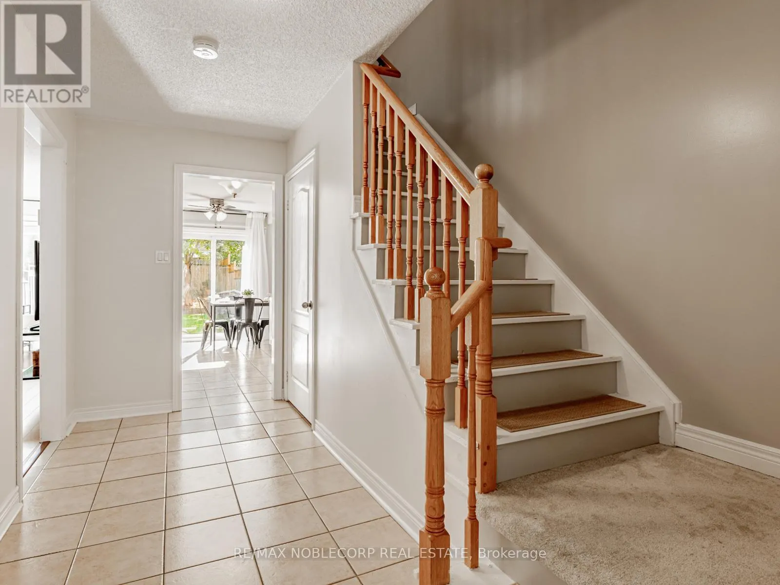 8 ROLLING HILLS LANE
