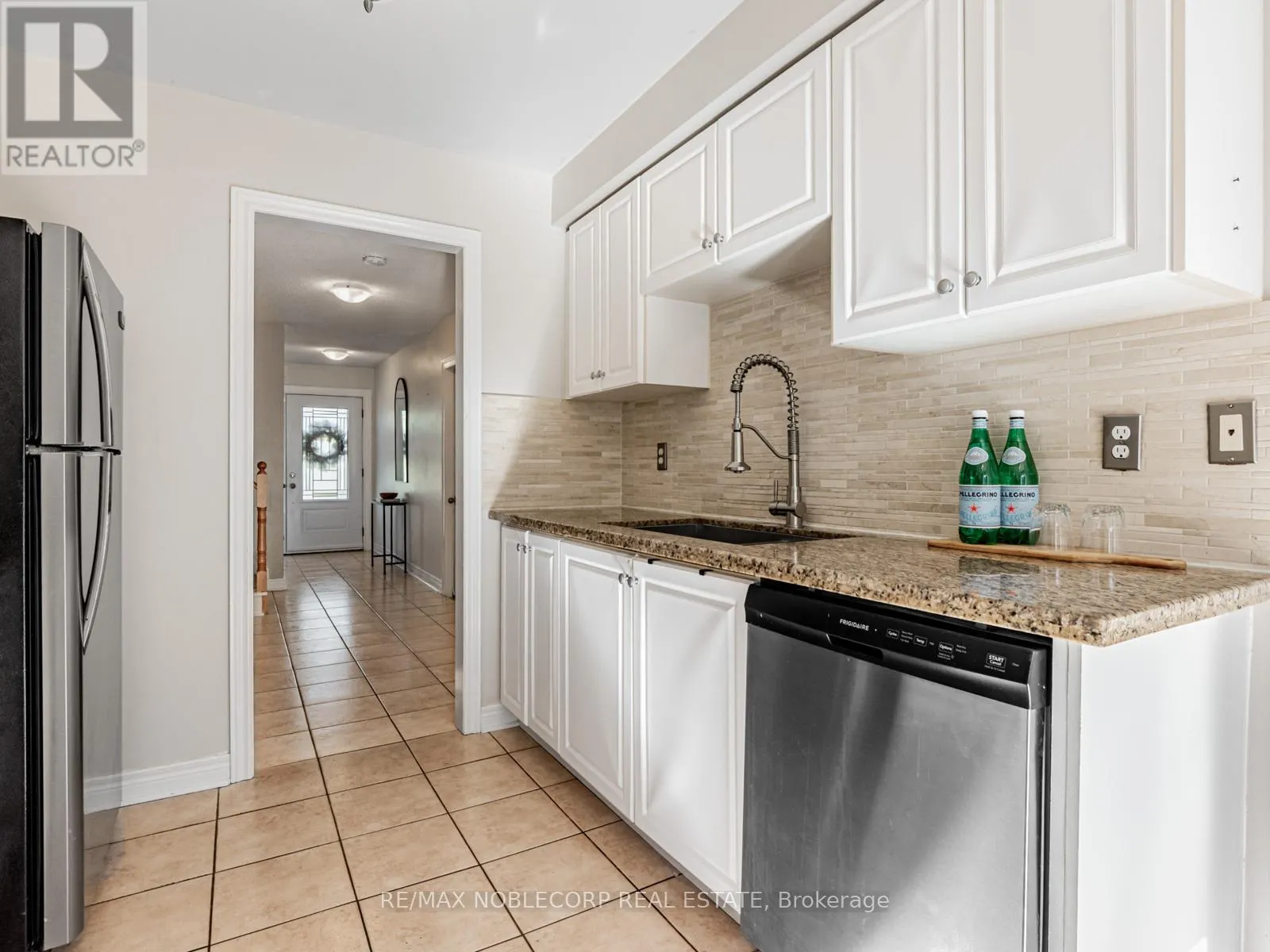 8 ROLLING HILLS LANE