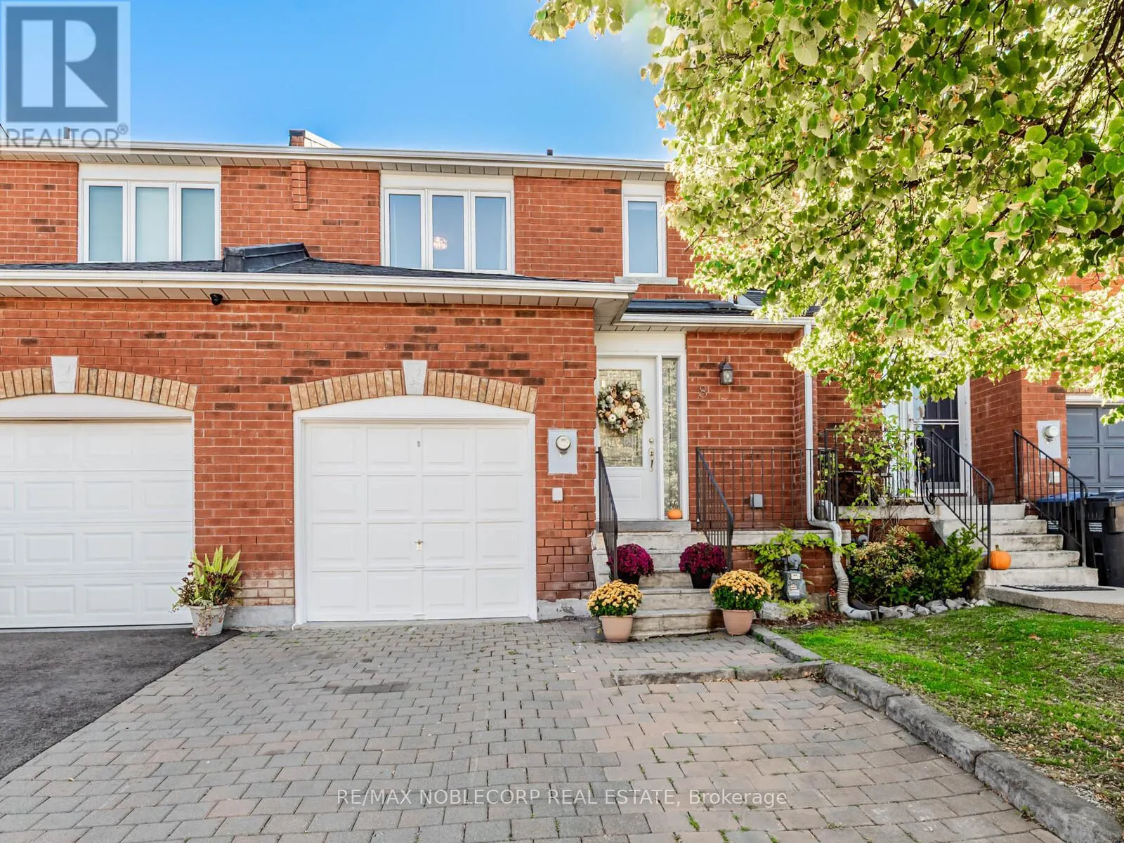 8 ROLLING HILLS LANE