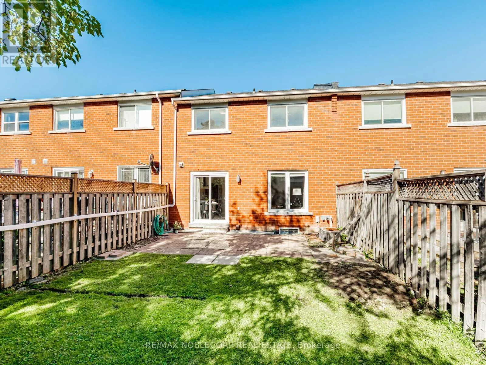 8 ROLLING HILLS LANE