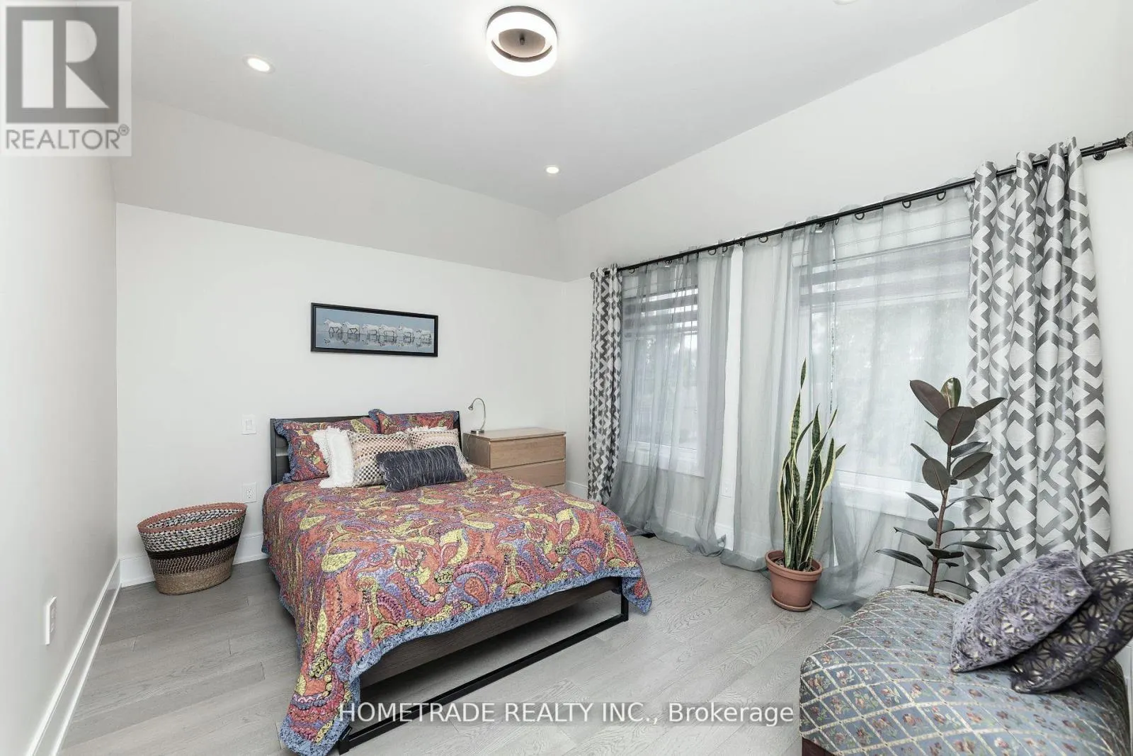 53 CULNAN AVENUE E
