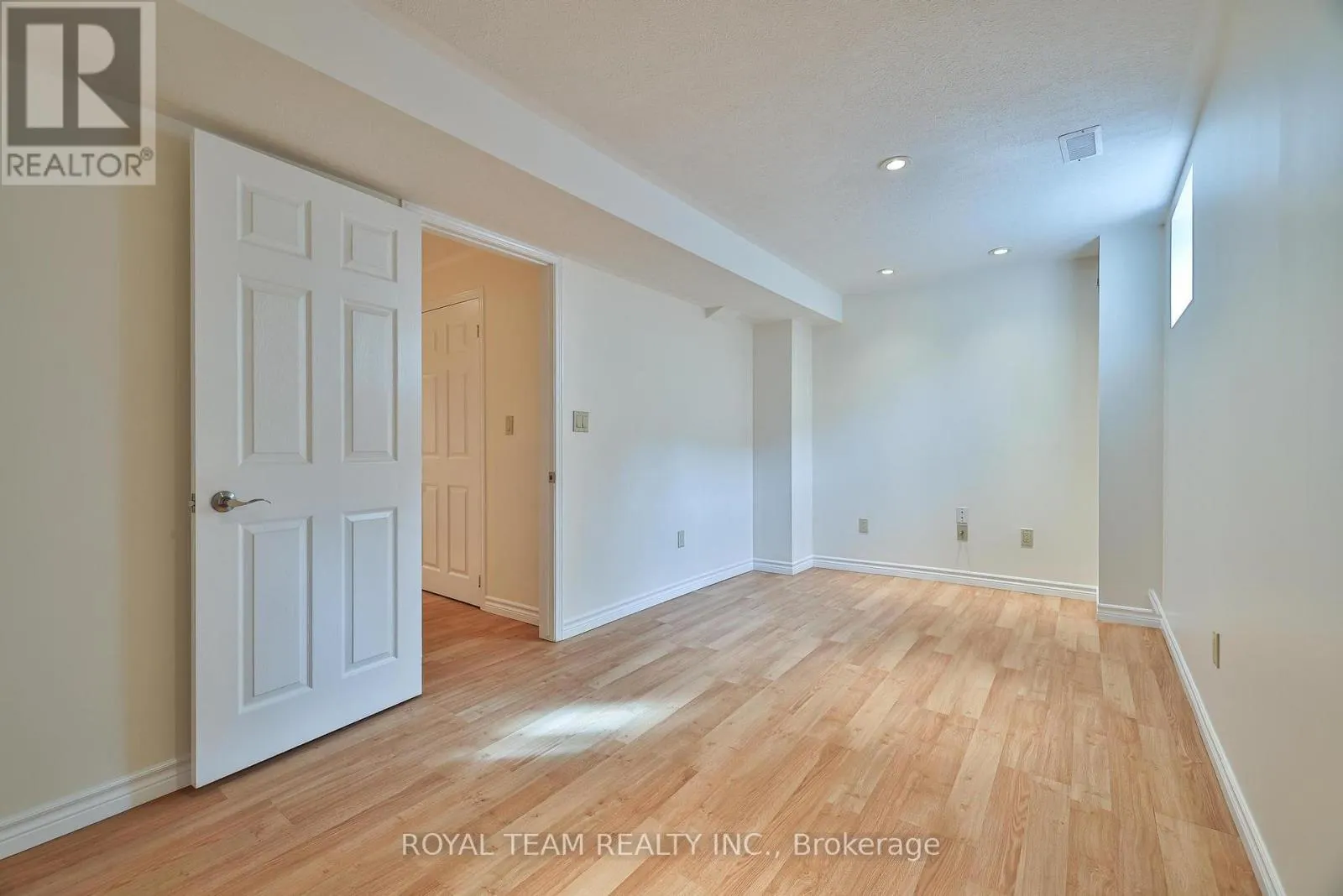 2439 HOLLYBROOK DRIVE