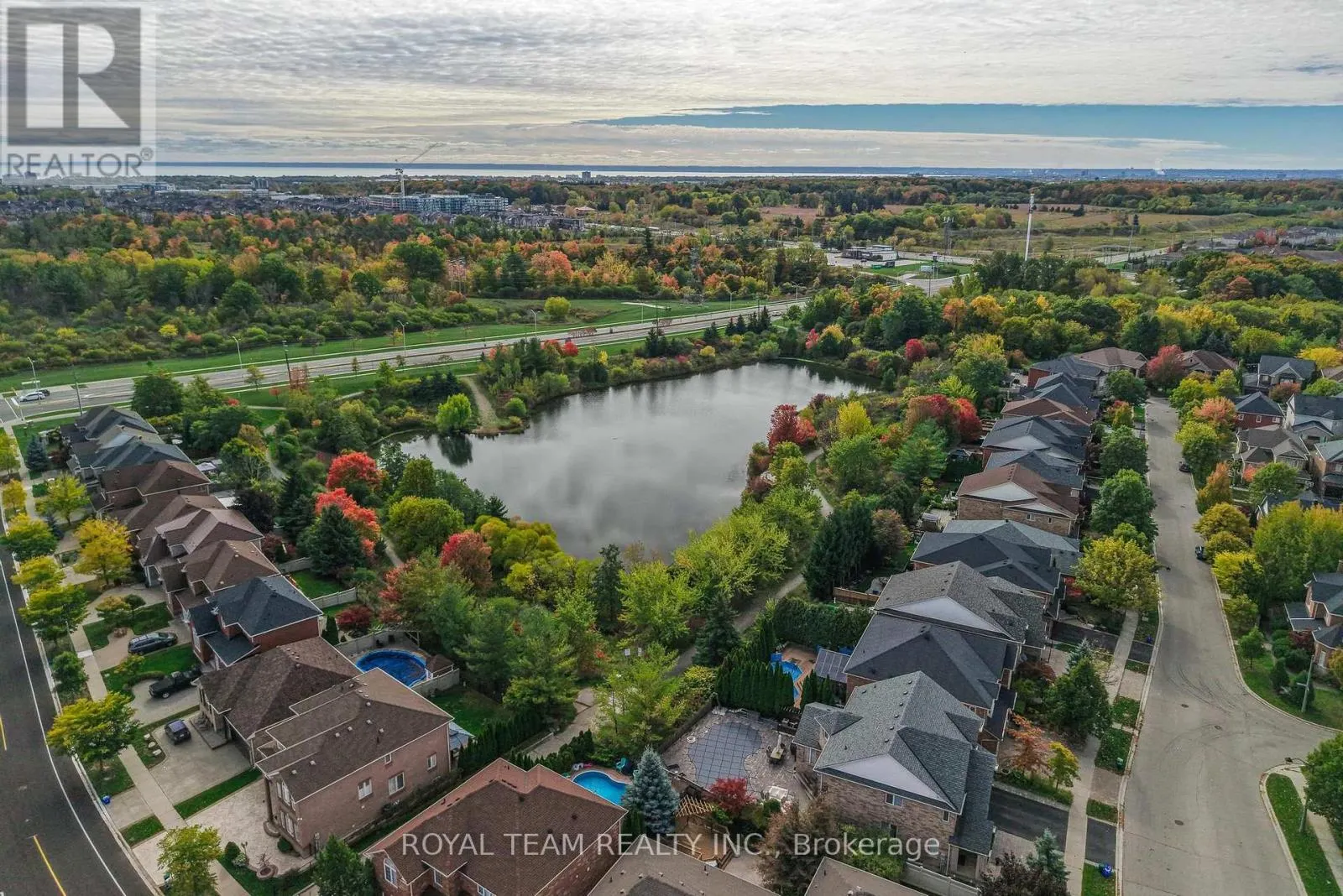 2439 HOLLYBROOK DRIVE