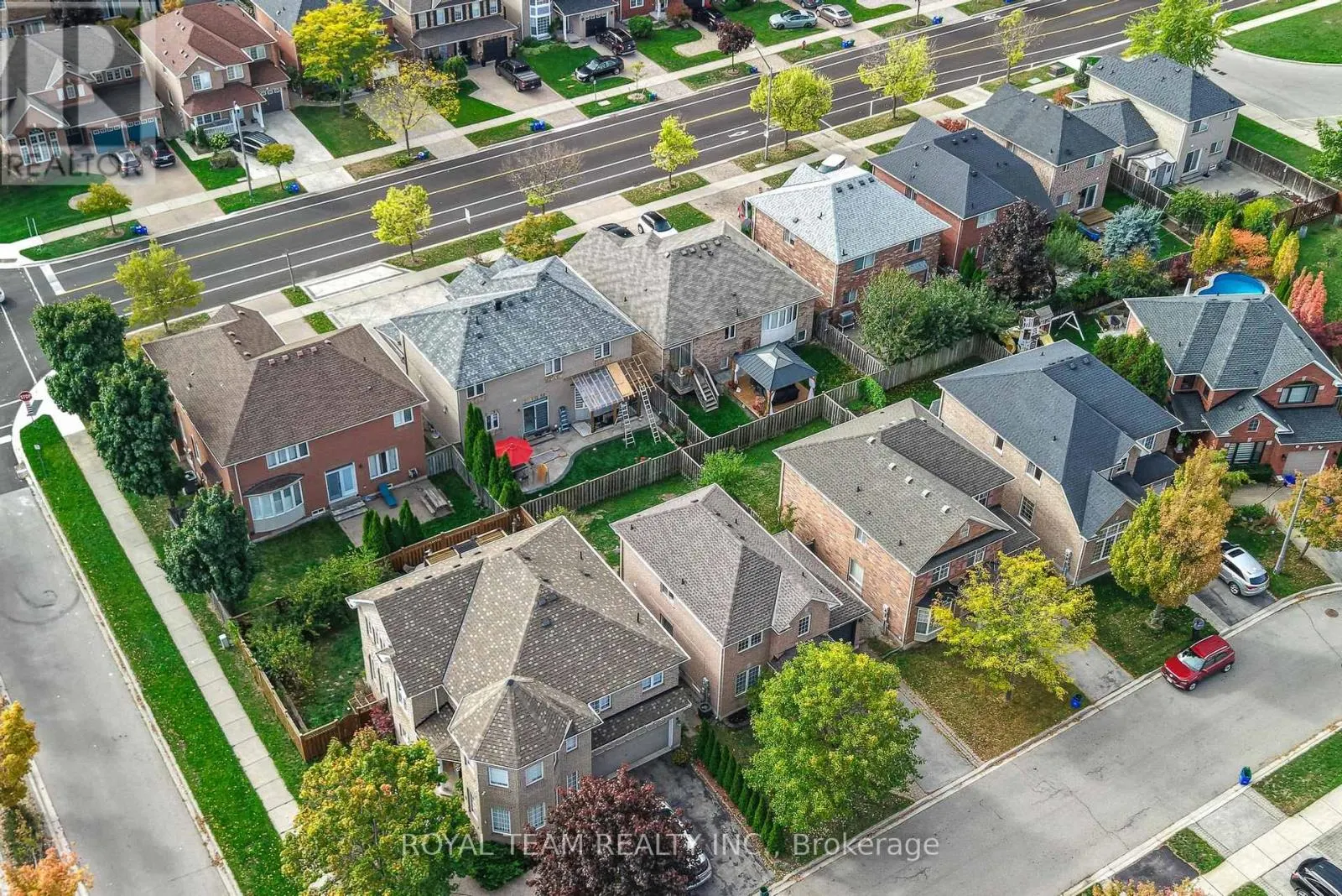 2439 HOLLYBROOK DRIVE
