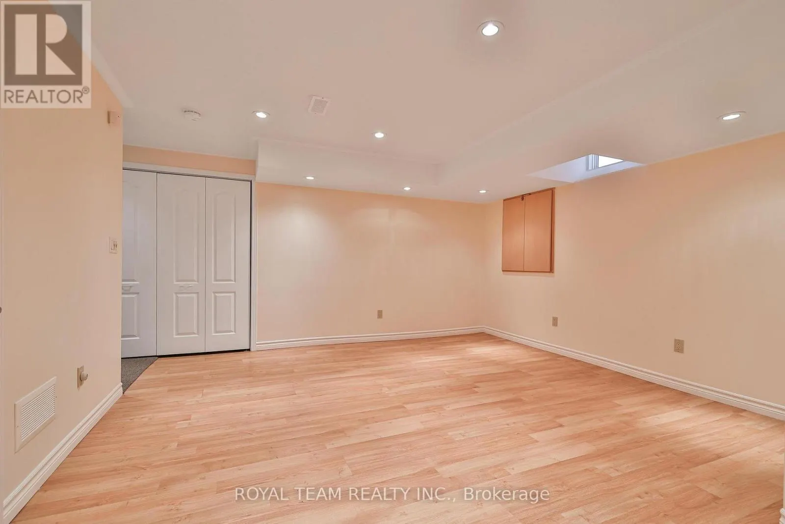 2439 HOLLYBROOK DRIVE