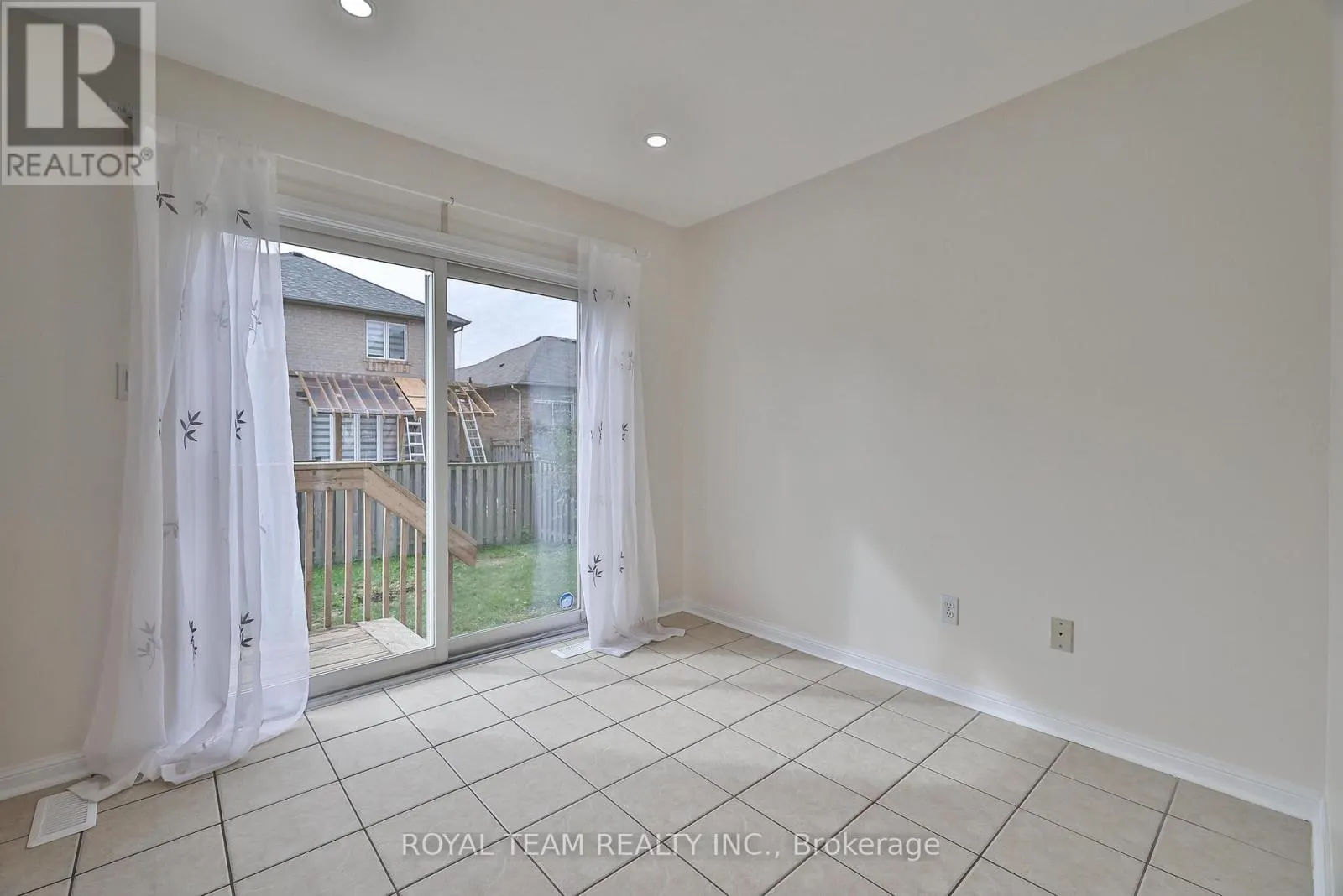 2439 HOLLYBROOK DRIVE