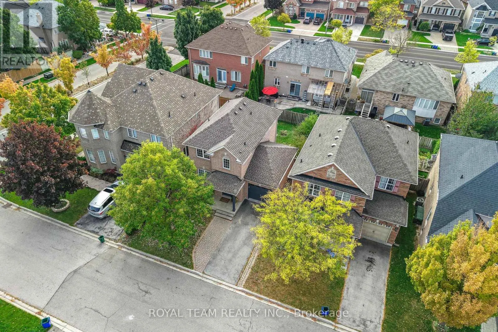 2439 HOLLYBROOK DRIVE