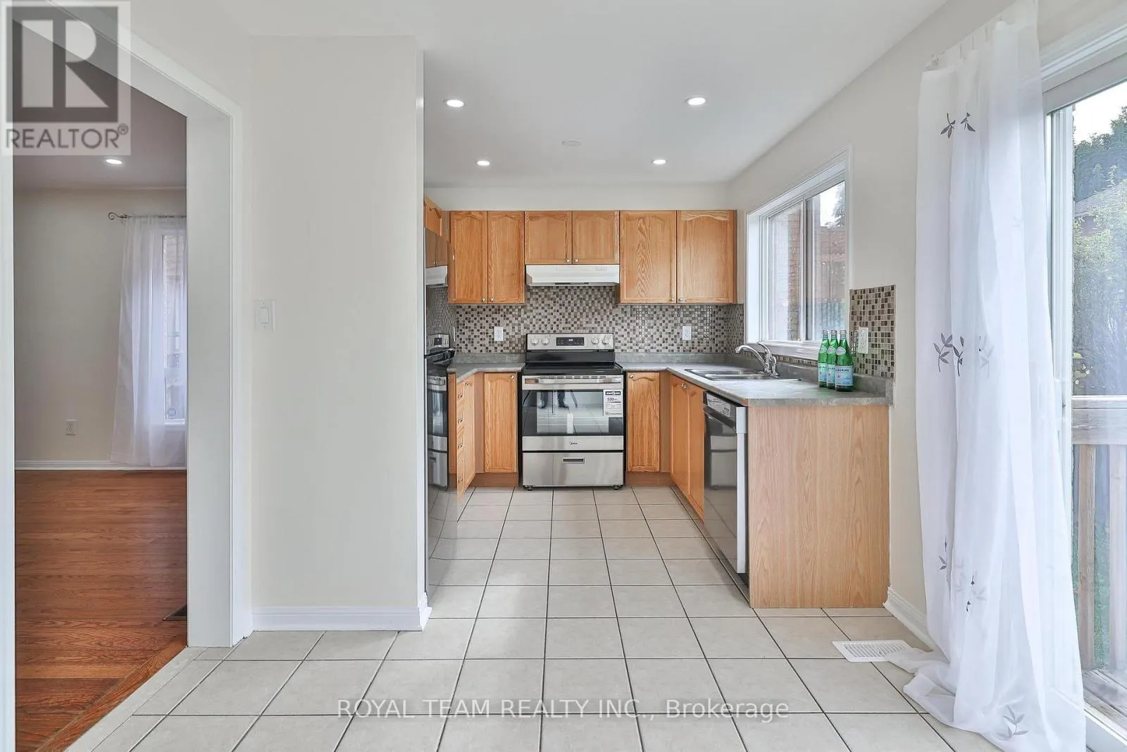 2439 HOLLYBROOK DRIVE