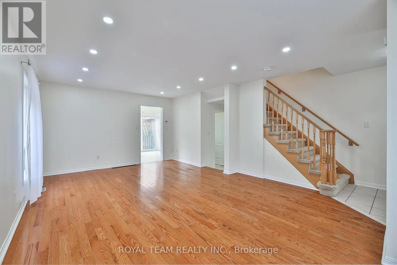 2439 HOLLYBROOK DRIVE