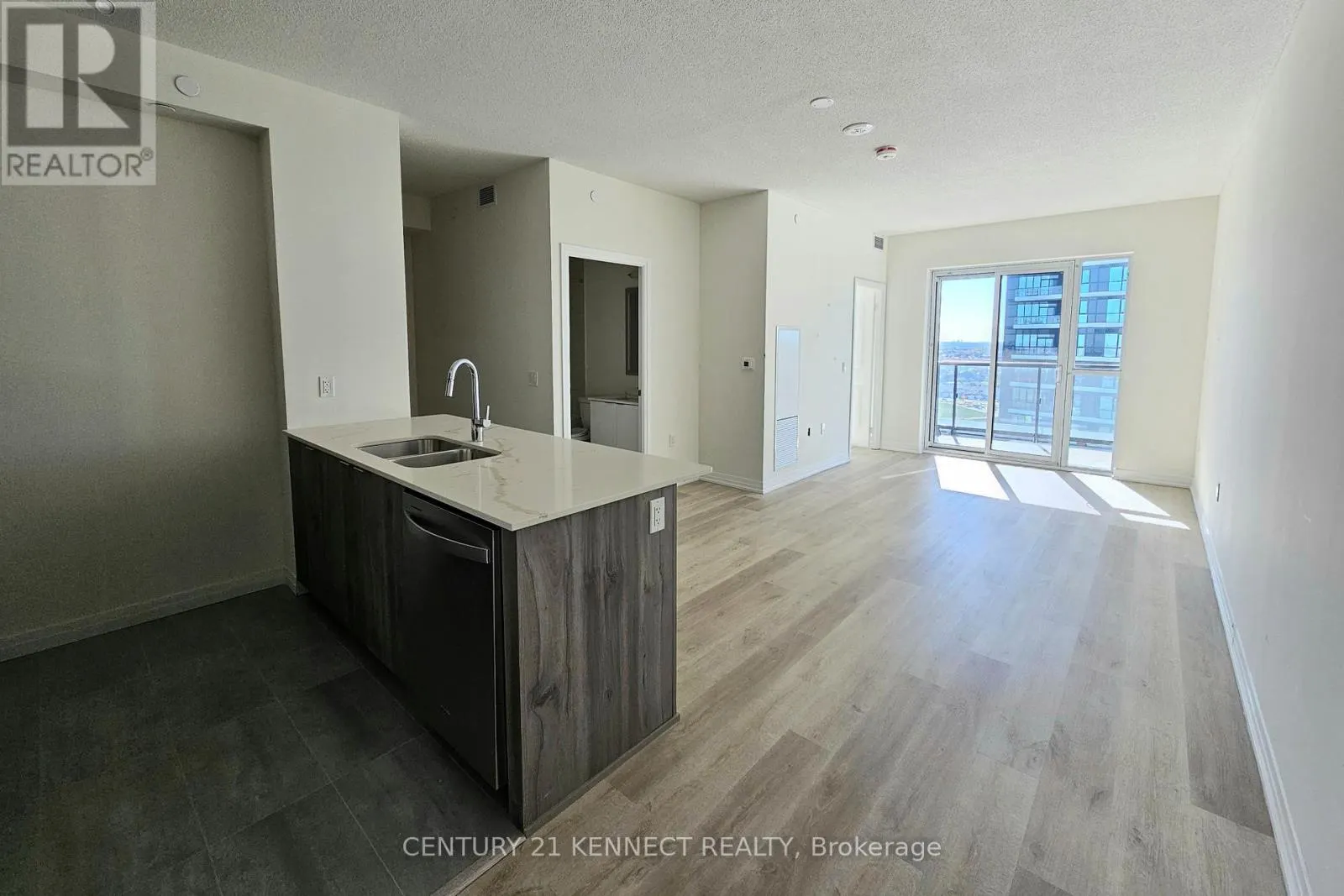 1705 - 15 WATERGARDEN DRIVE
