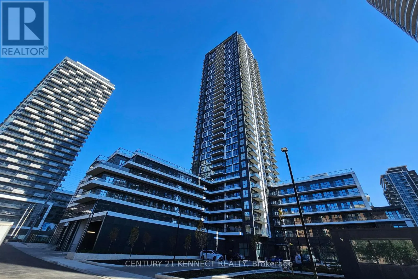 1705 - 15 WATERGARDEN DRIVE