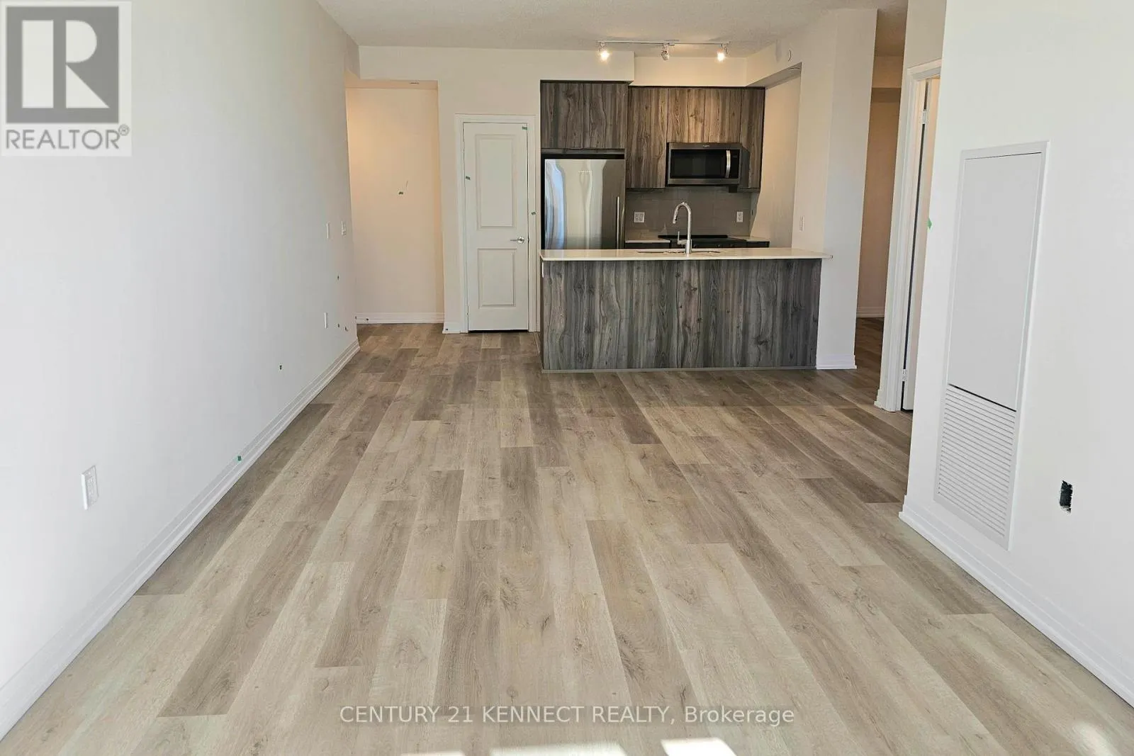 1705 - 15 WATERGARDEN DRIVE