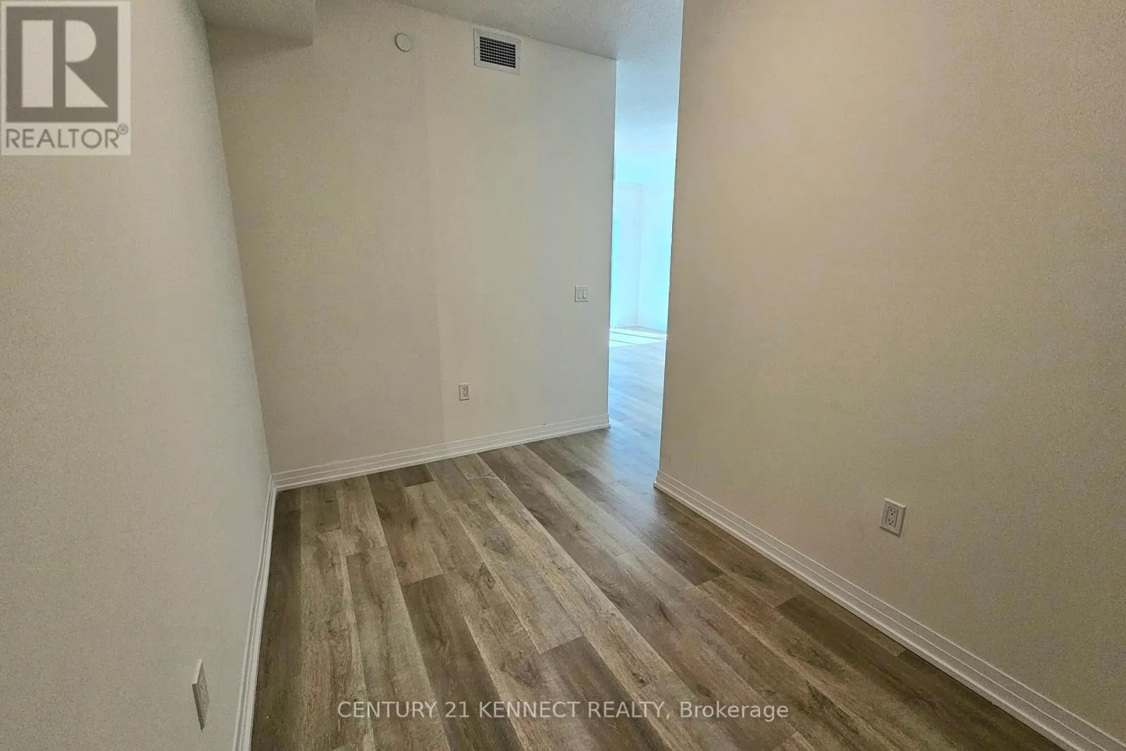 1705 - 15 WATERGARDEN DRIVE