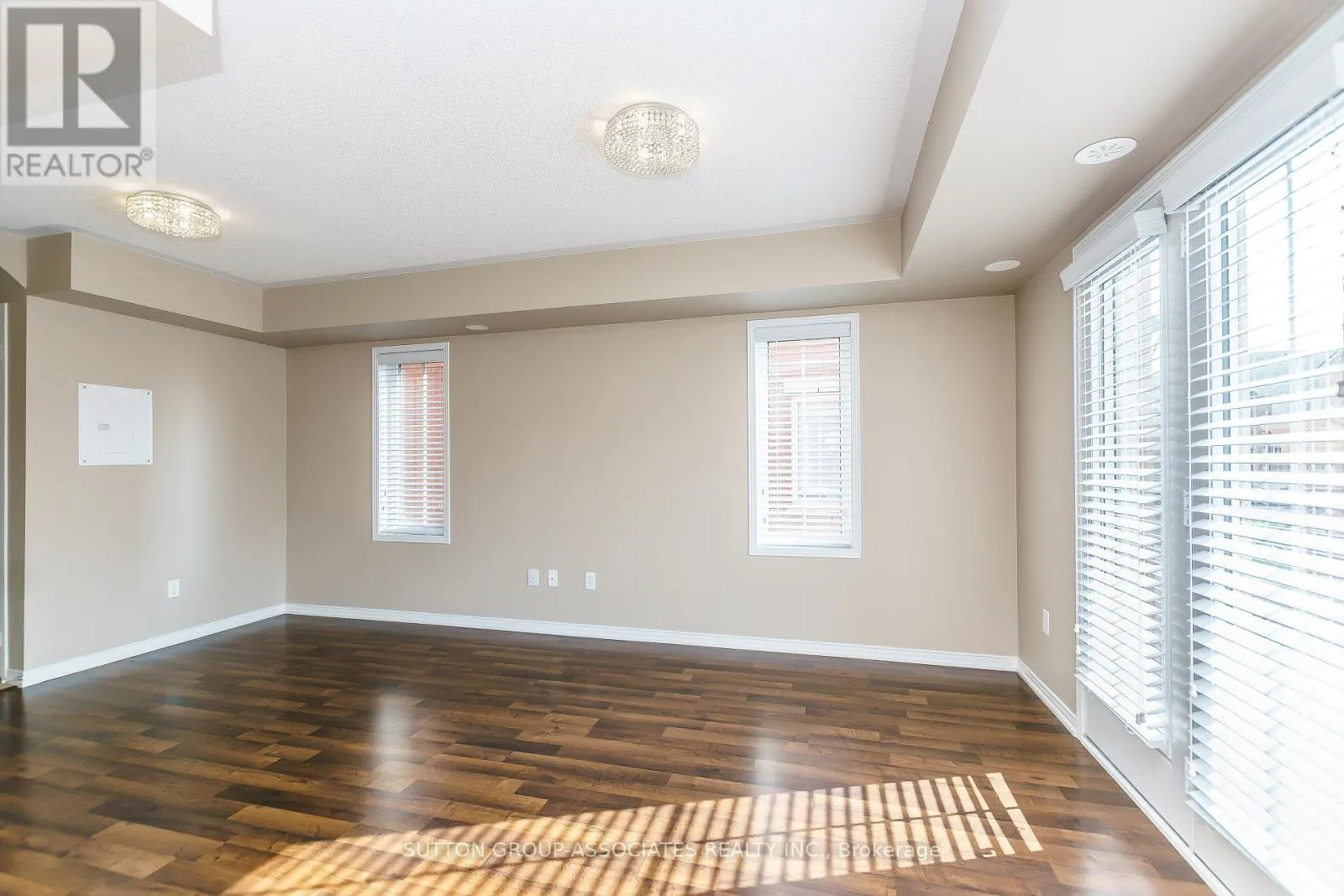 10 - 2508 POST ROAD