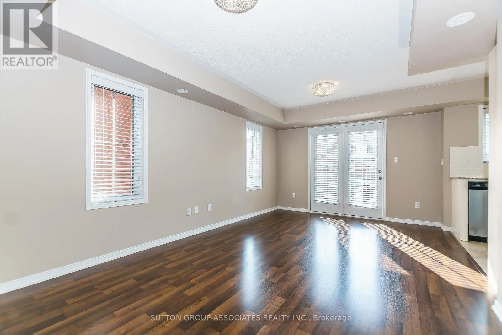 10 - 2508 POST ROAD