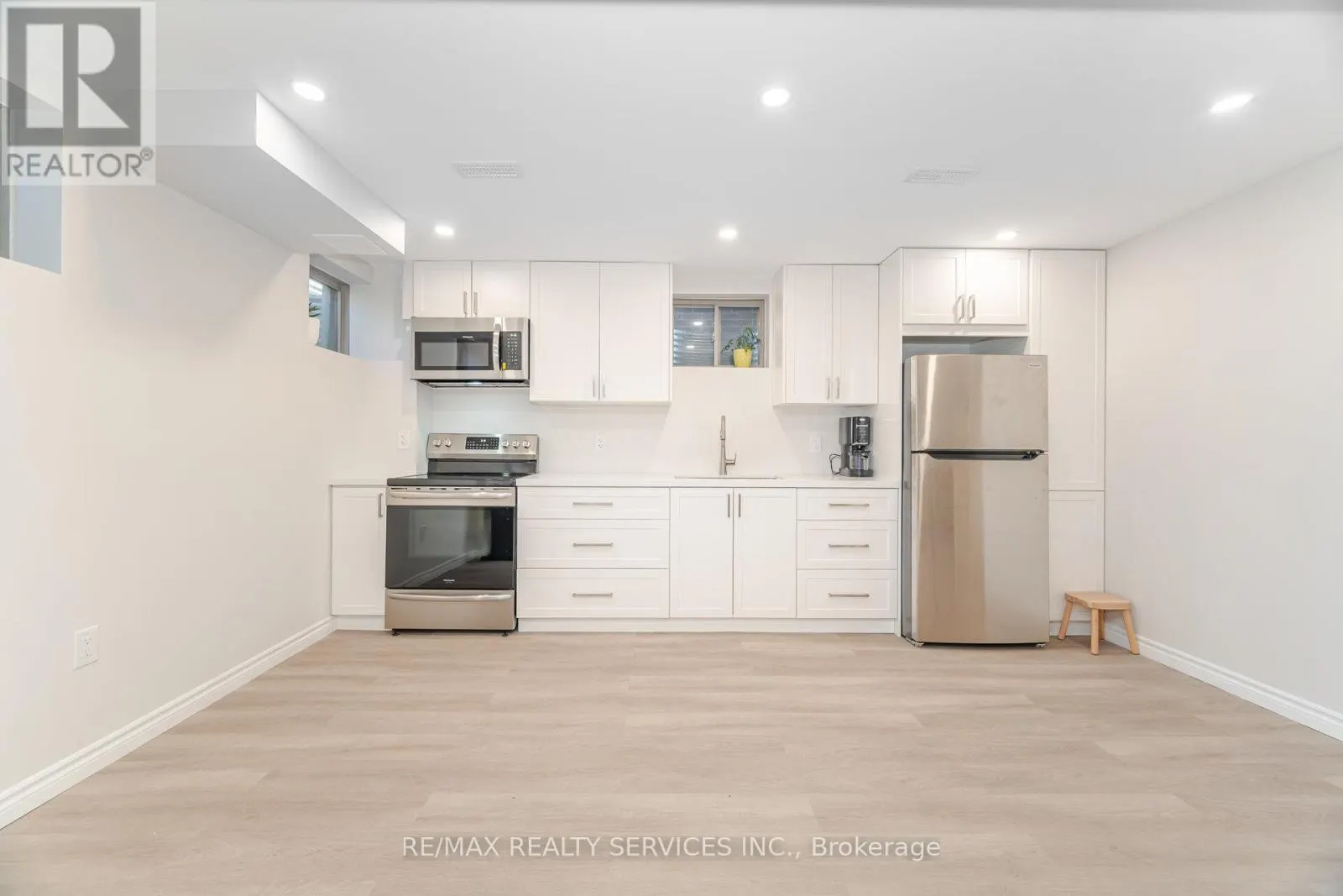 29 LIPPA DRIVE