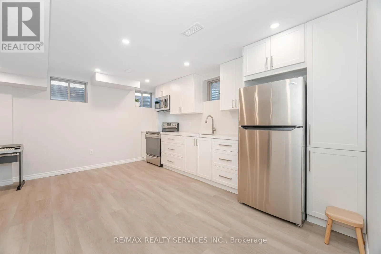 29 LIPPA DRIVE