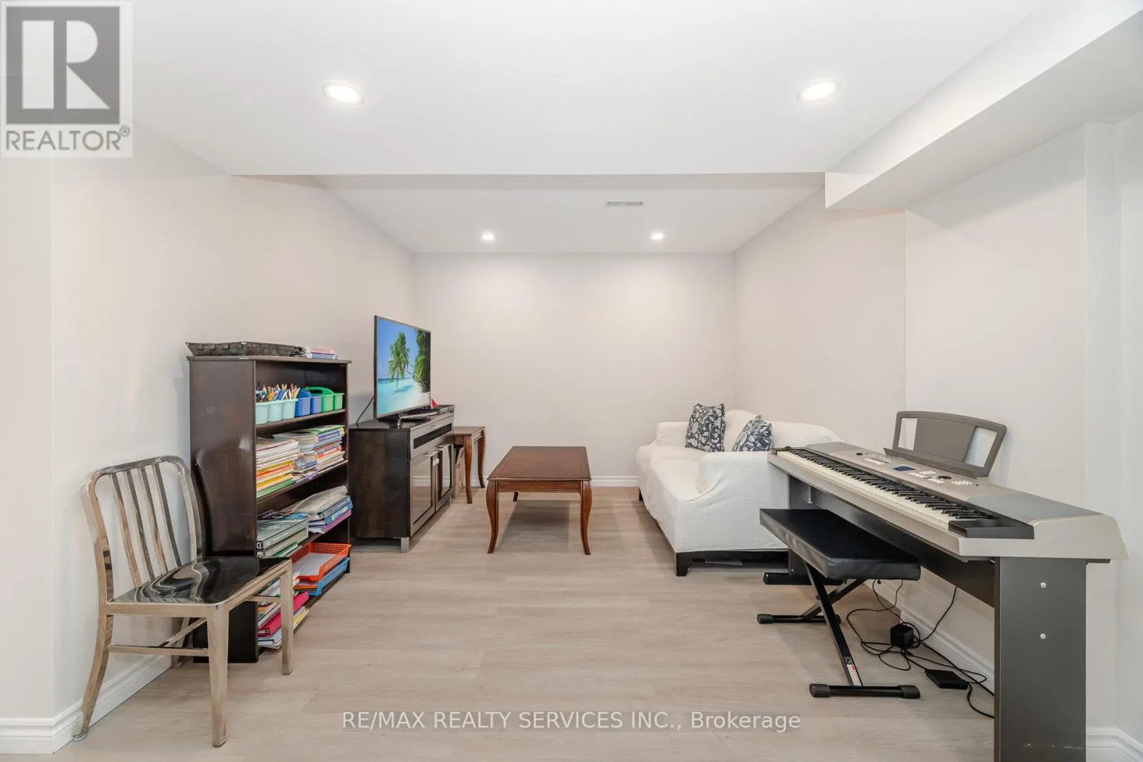 29 LIPPA DRIVE