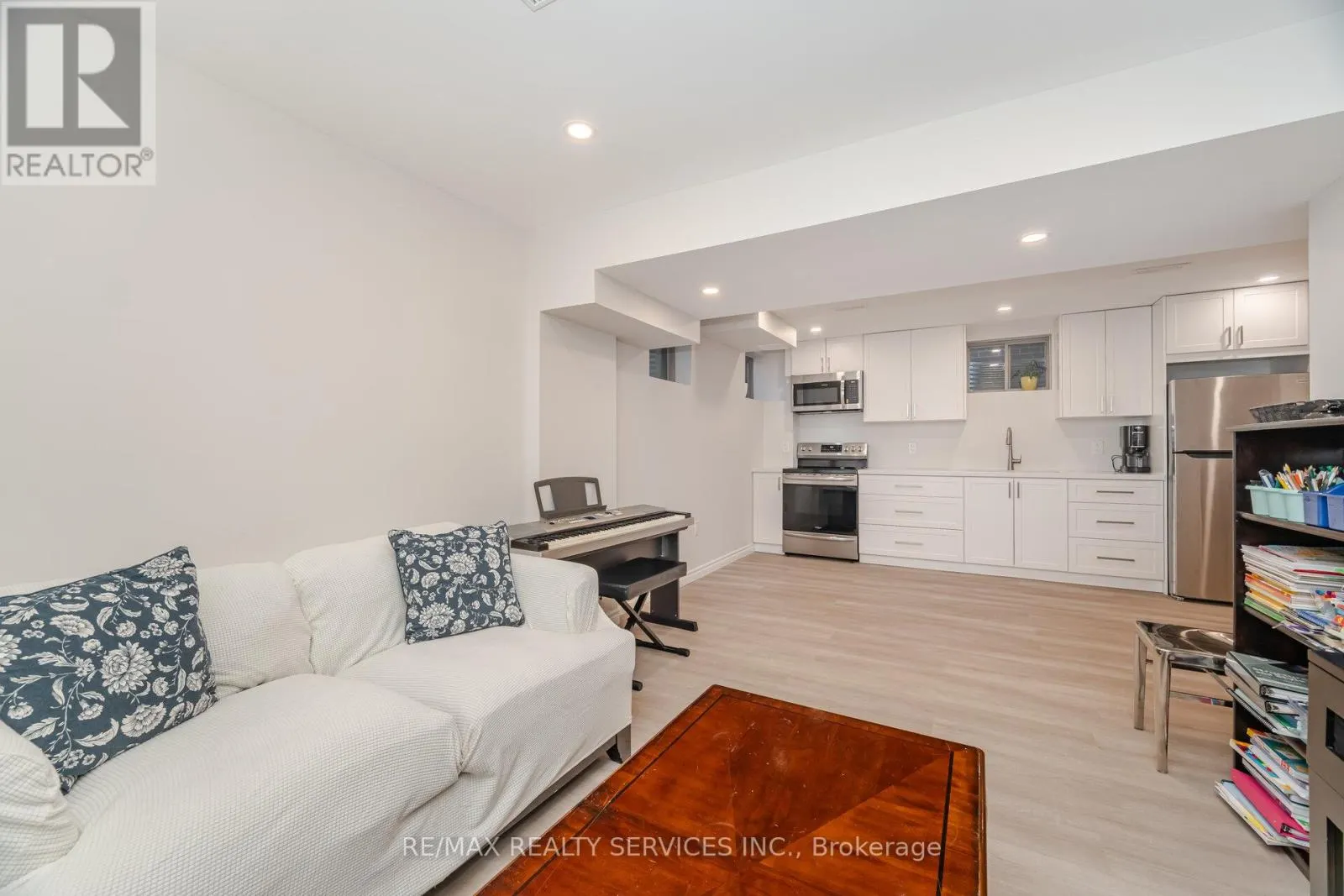 29 LIPPA DRIVE