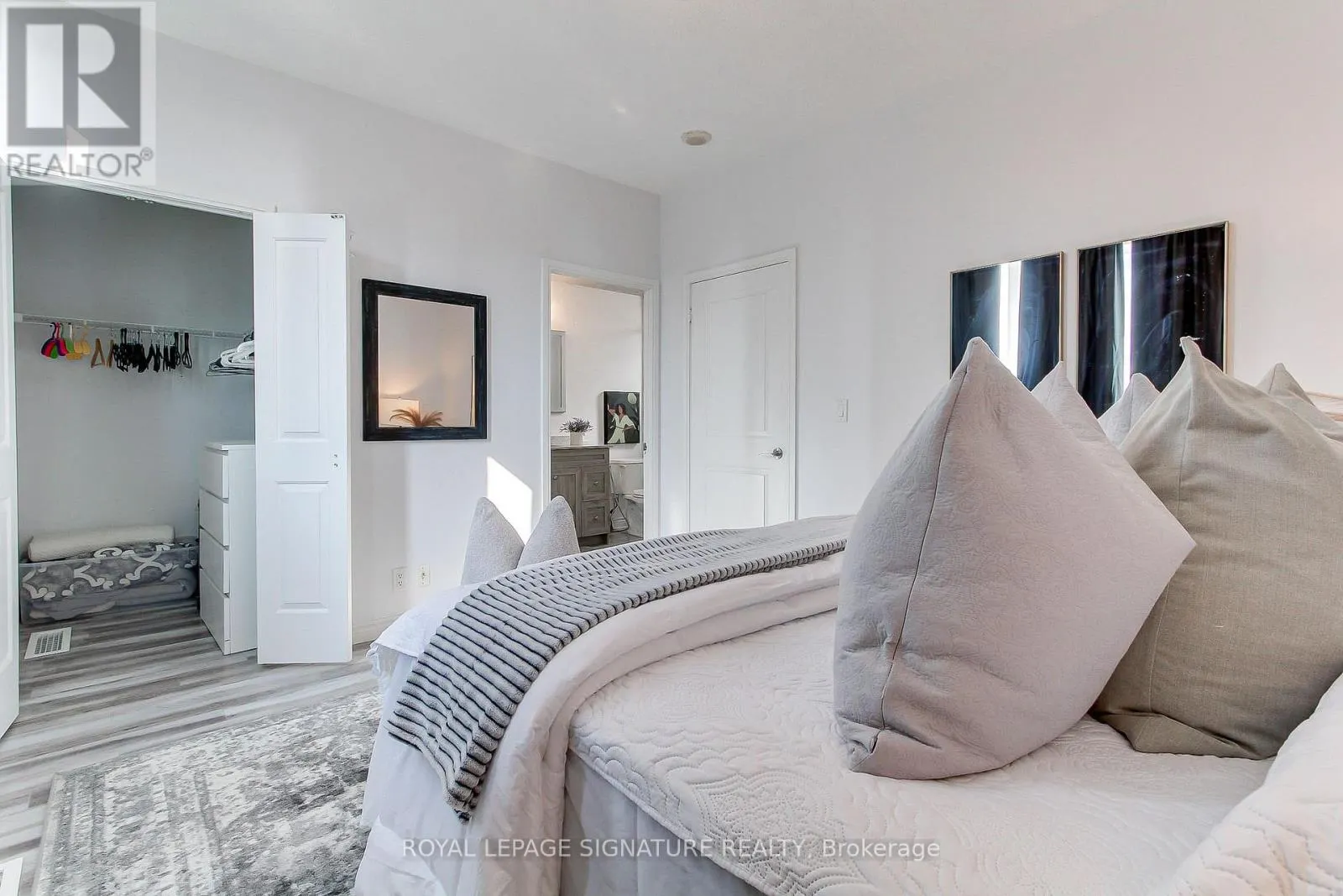 104 - 90 ABSOLUTE AVENUE