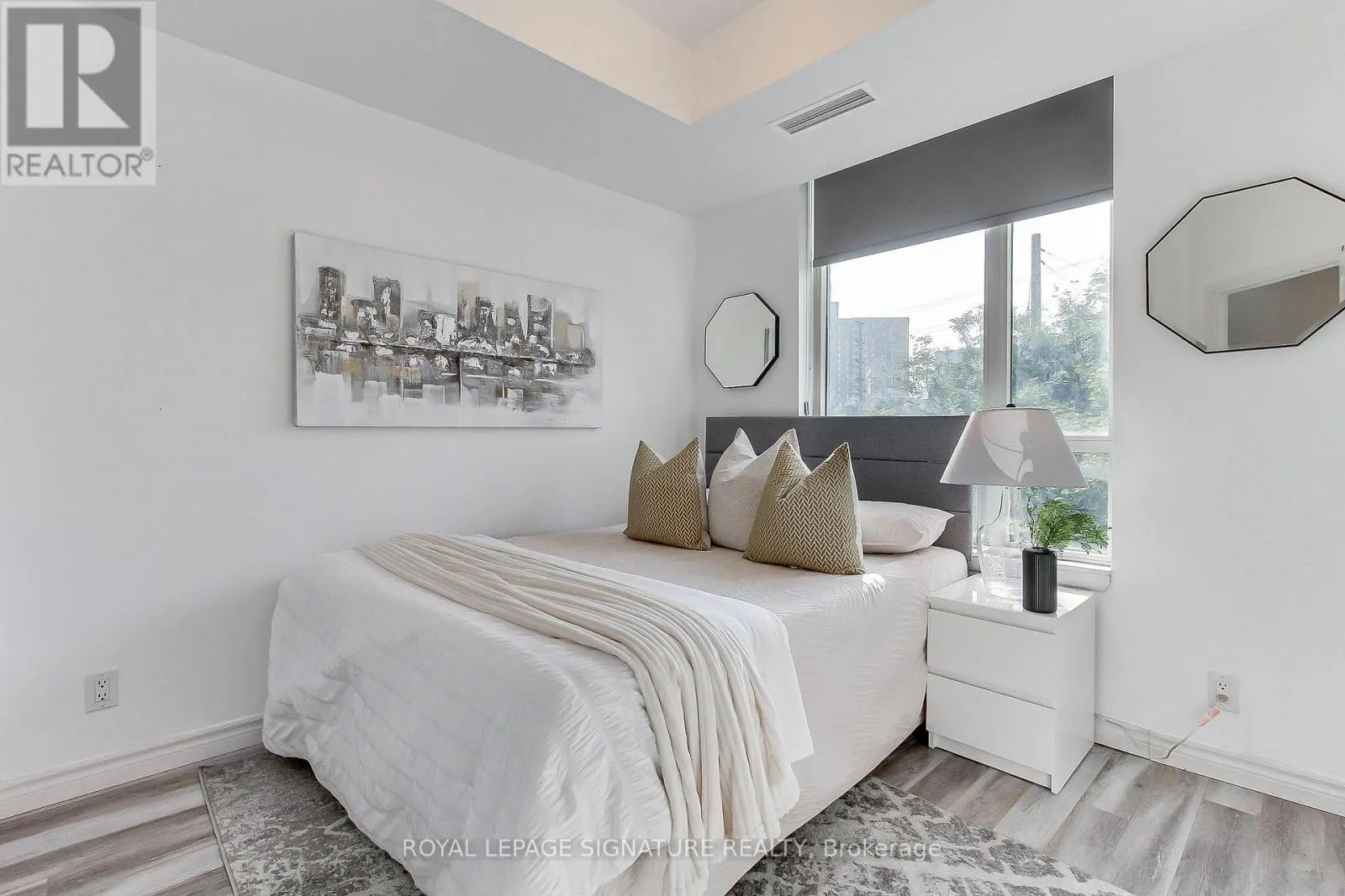 104 - 90 ABSOLUTE AVENUE