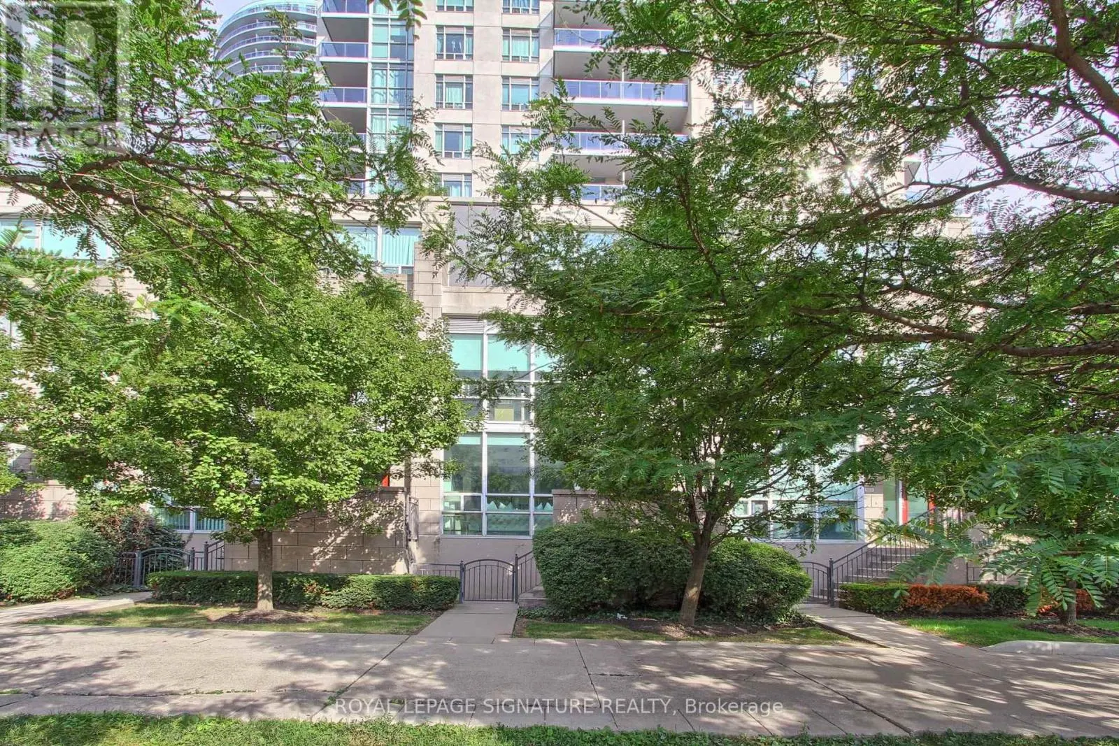 104 - 90 ABSOLUTE AVENUE