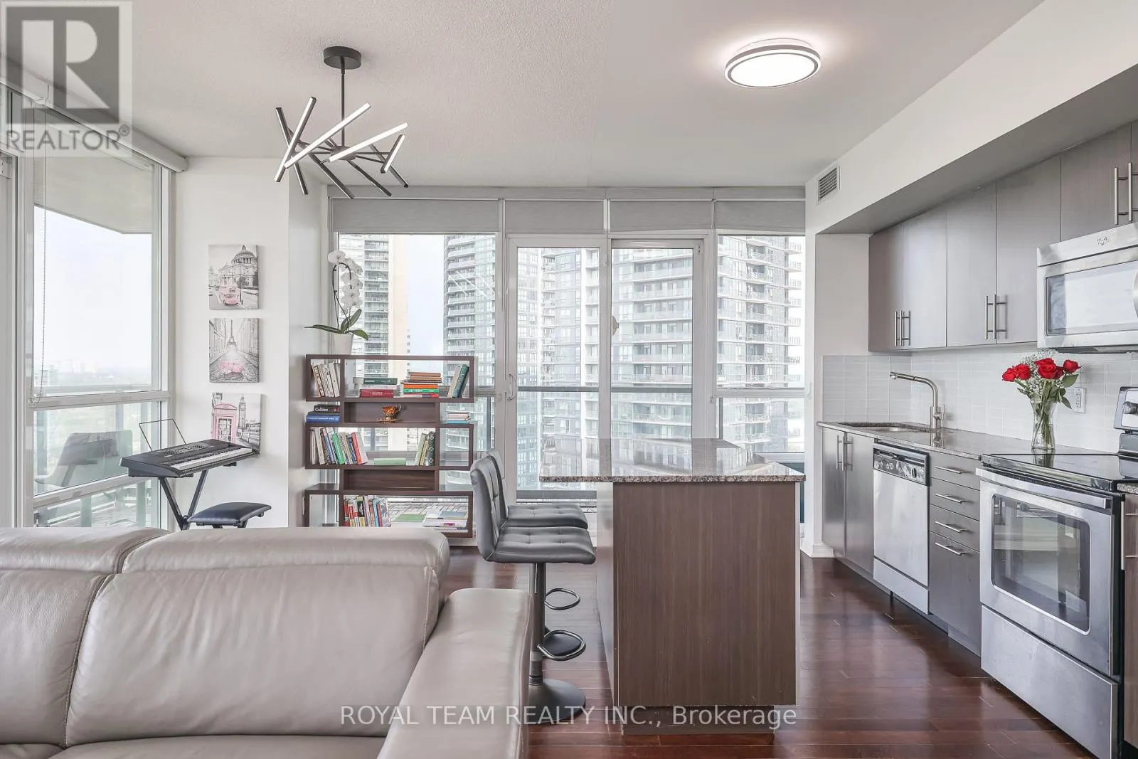 2504 - 2230 LAKE SHORE BOULEVARD W