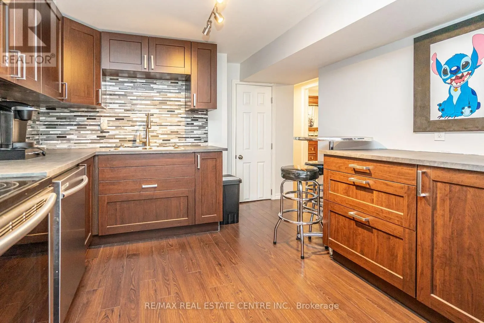95 AVONMORE CRESCENT