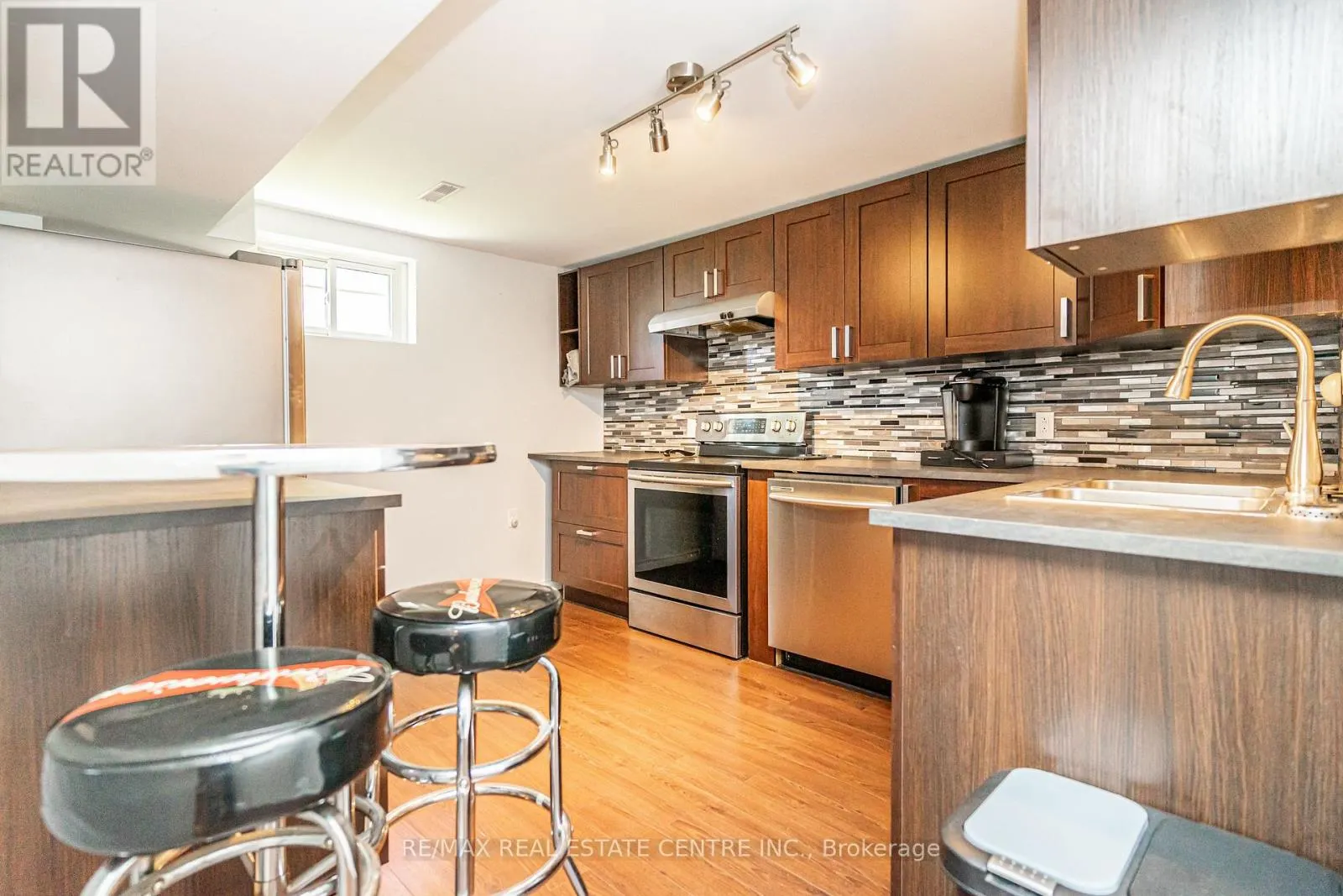 95 AVONMORE CRESCENT