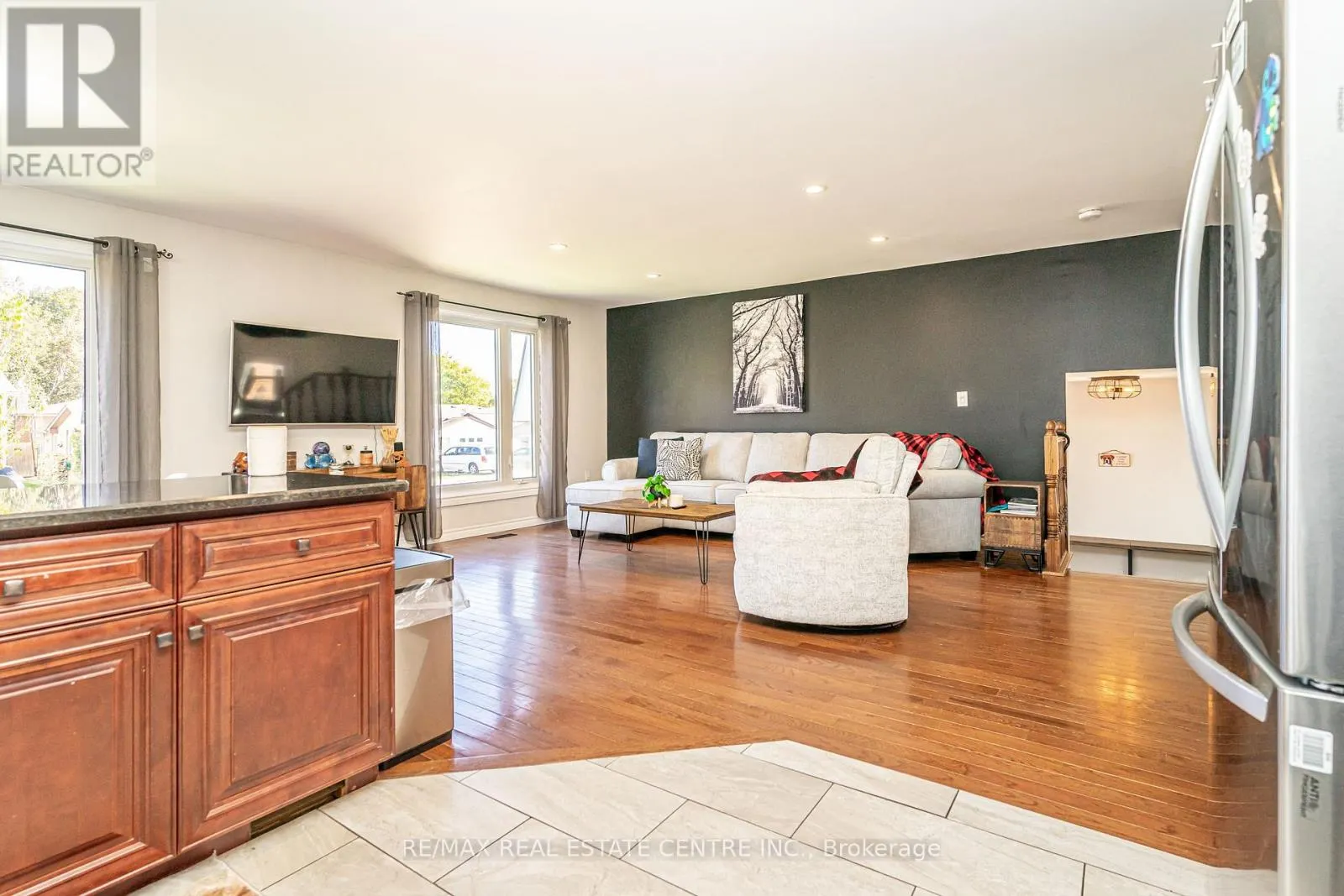 95 AVONMORE CRESCENT
