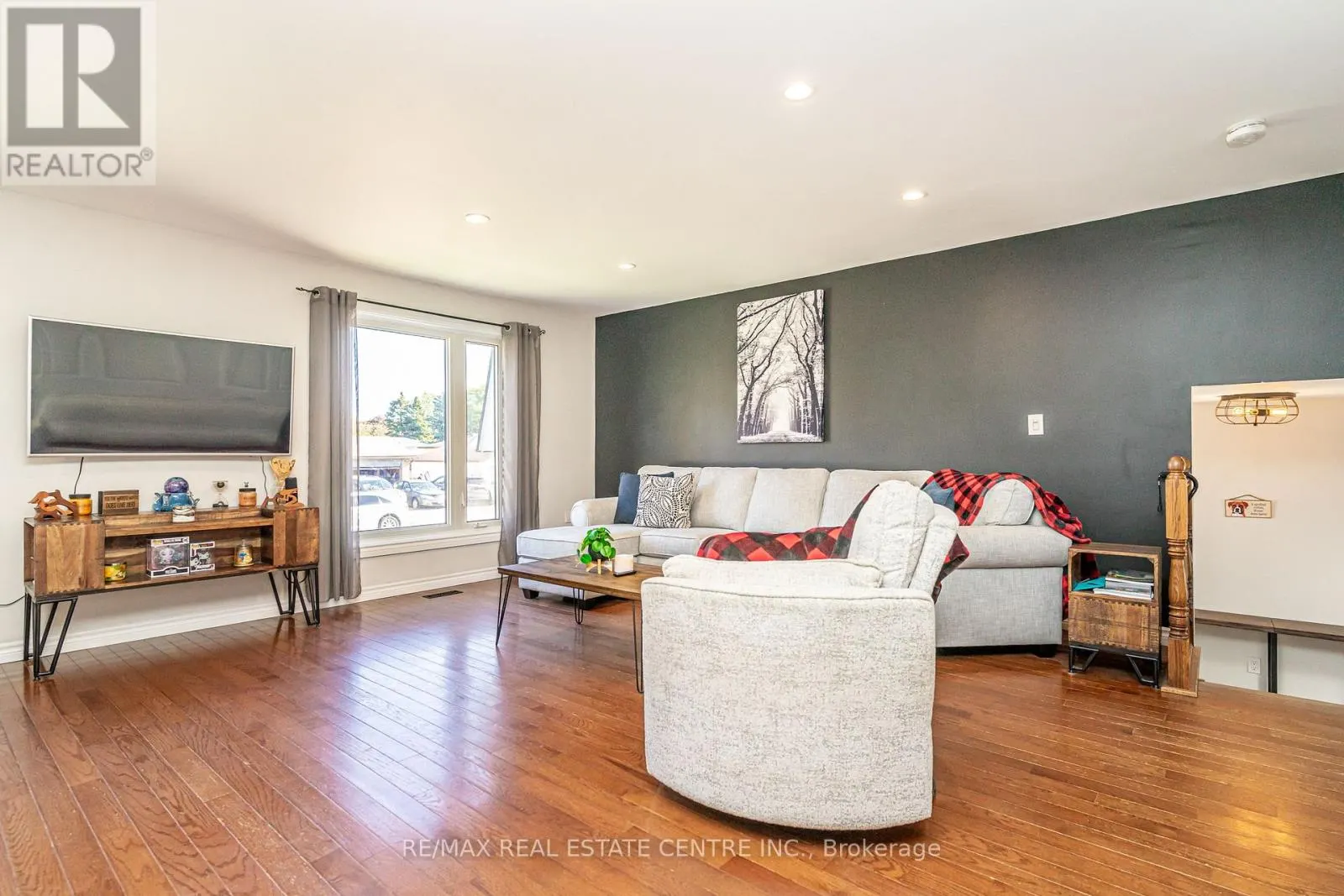 95 AVONMORE CRESCENT