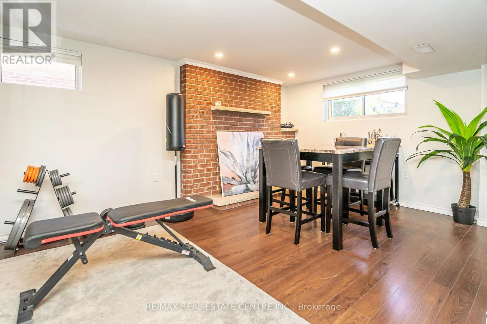 95 AVONMORE CRESCENT