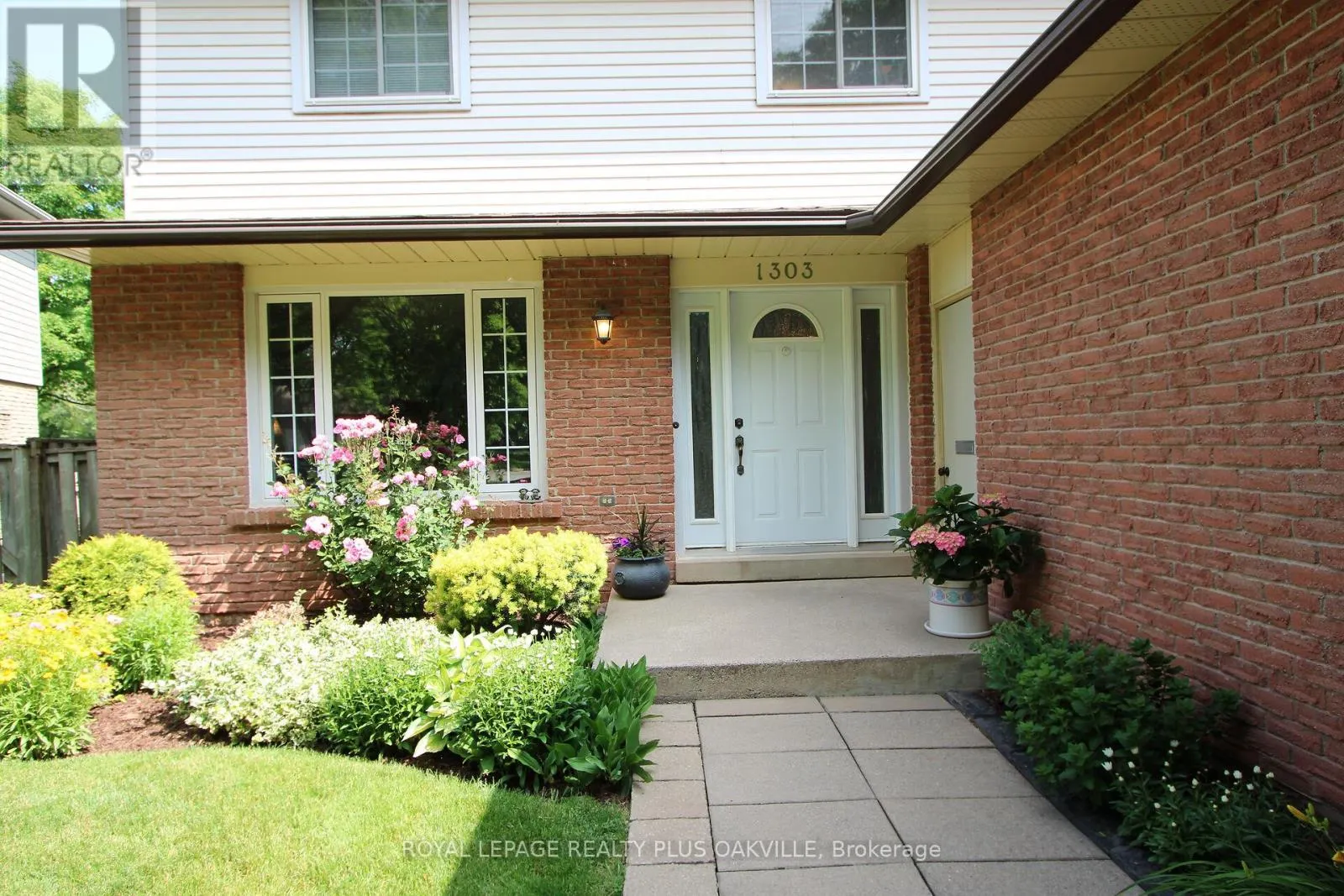 1303 HENLEY PLACE