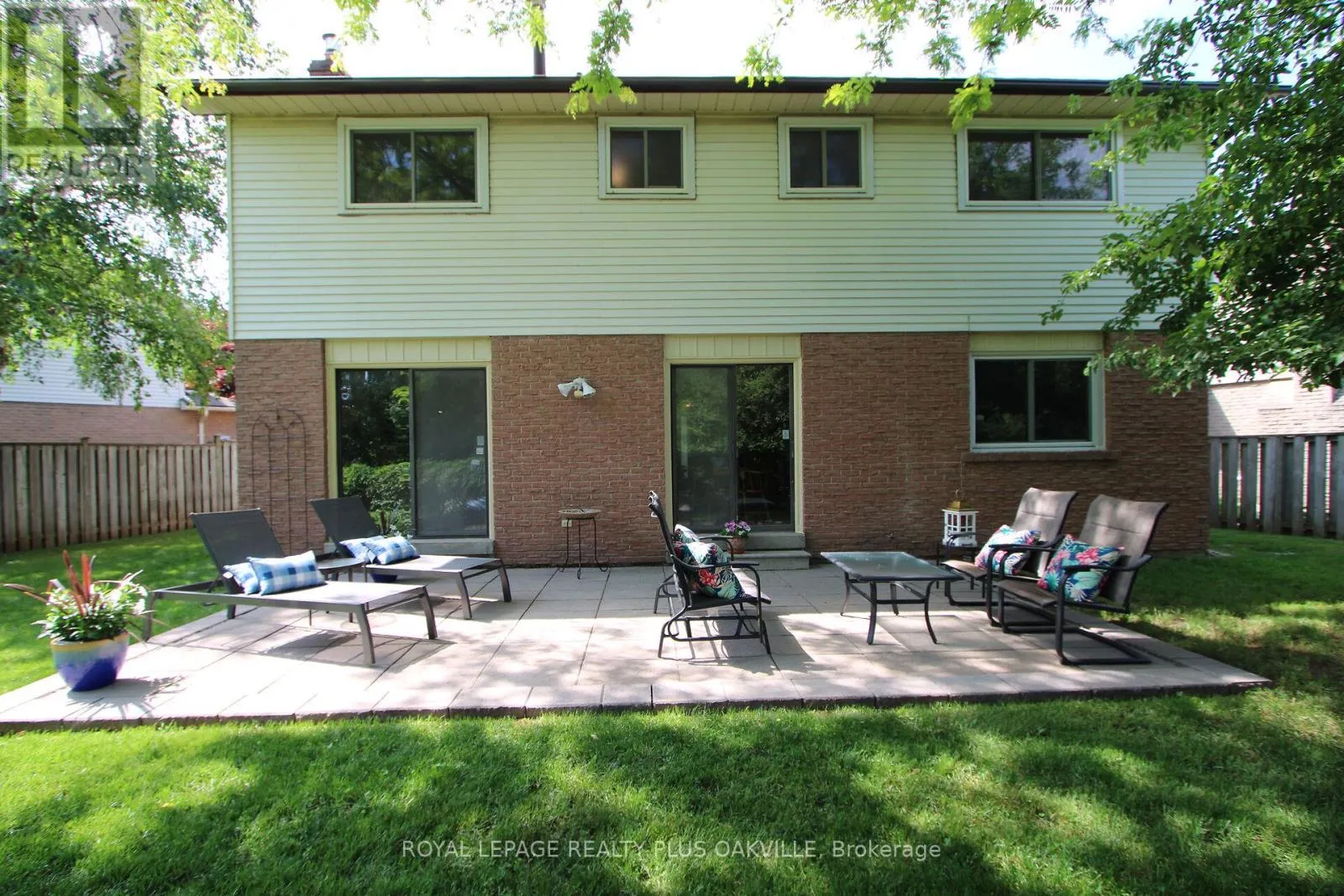 1303 HENLEY PLACE
