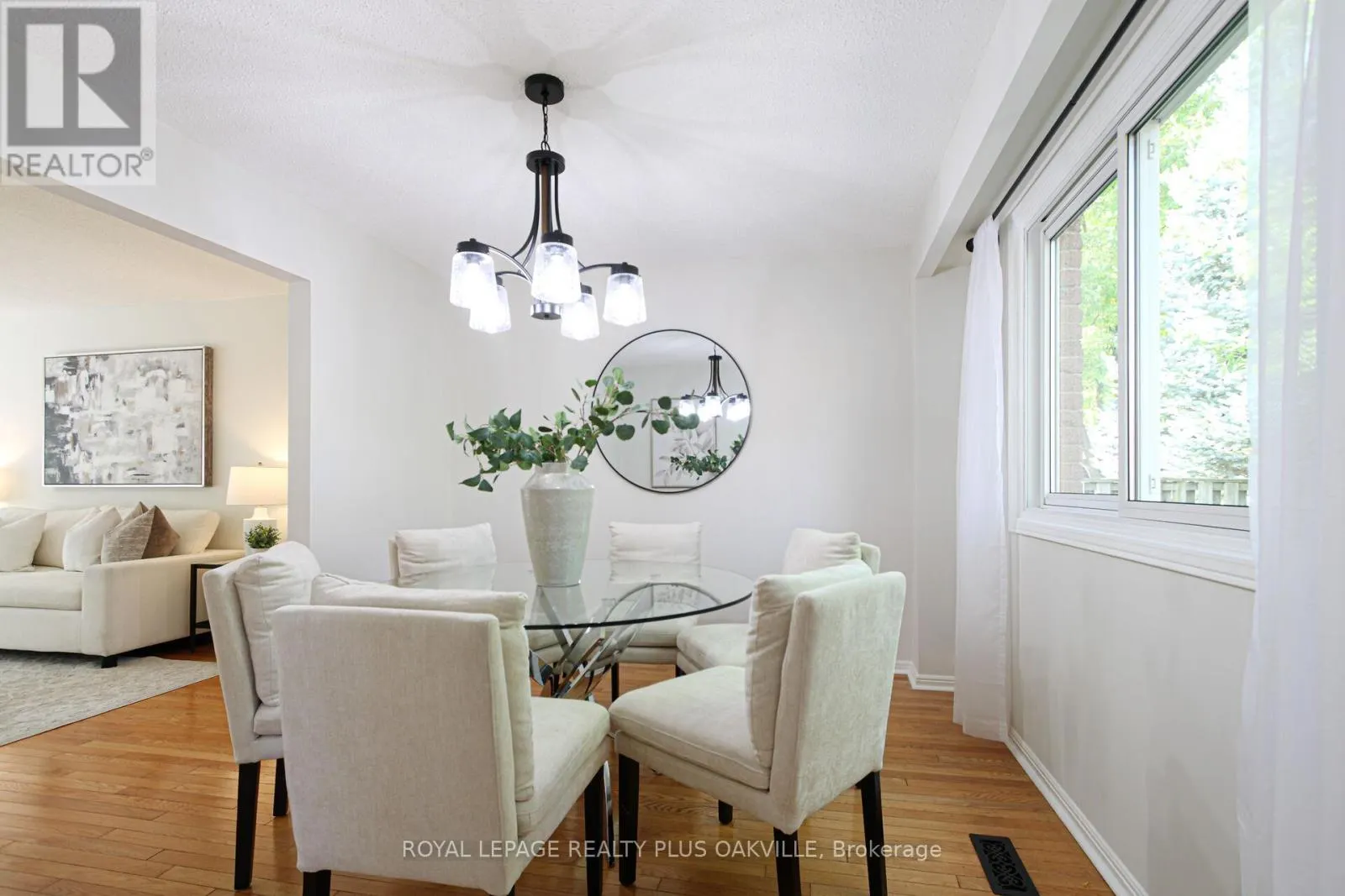 1303 HENLEY PLACE