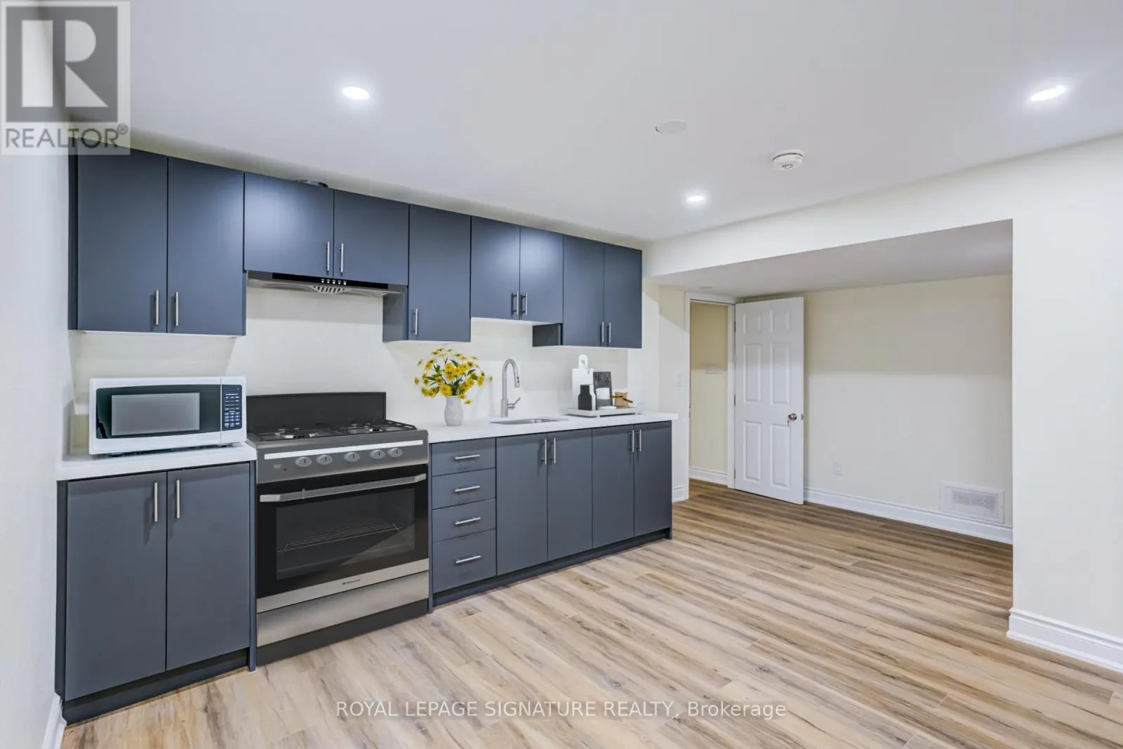 LOWER - 854 YATES DRIVE