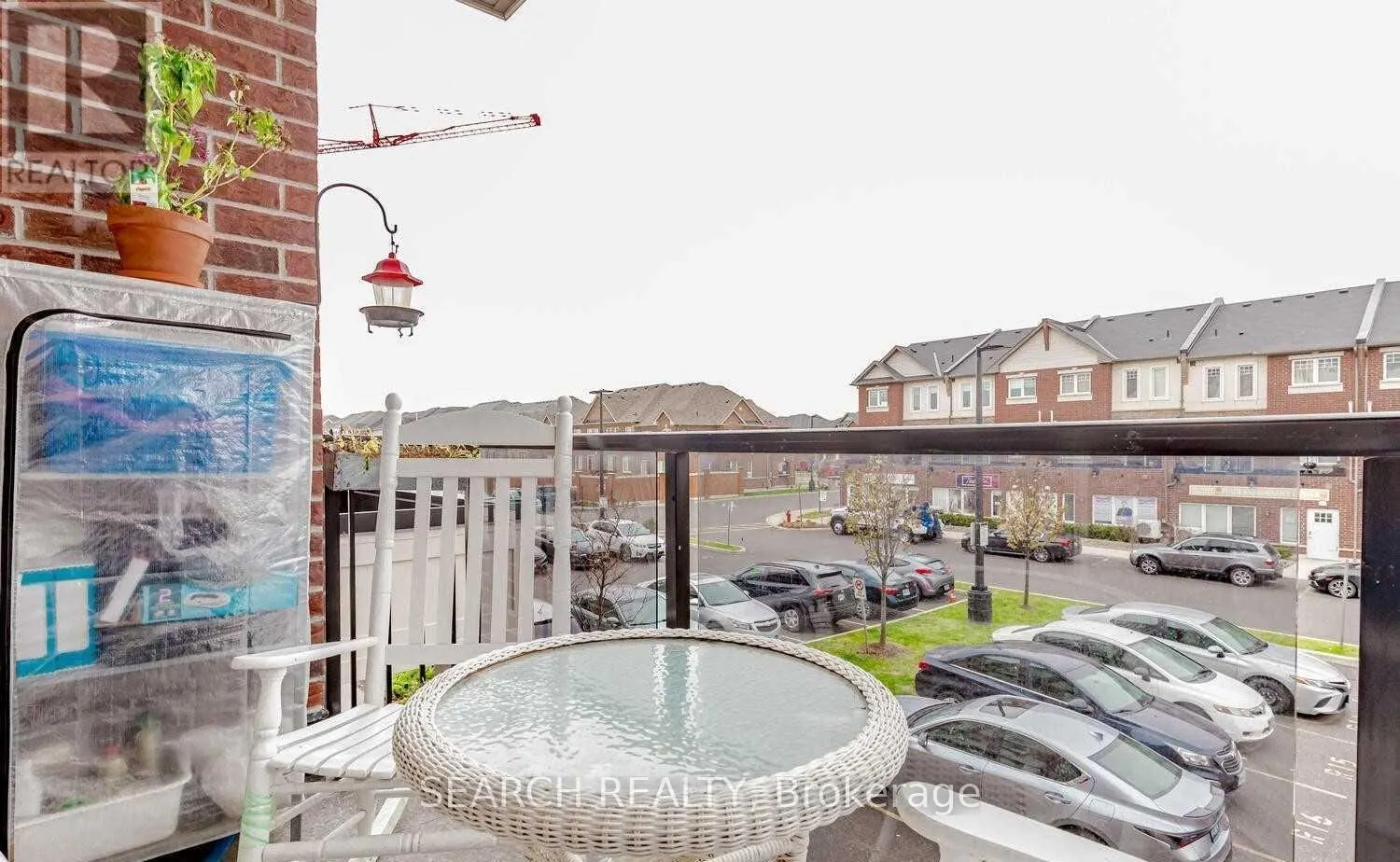 201 - 54 SKY HARBOUR DRIVE