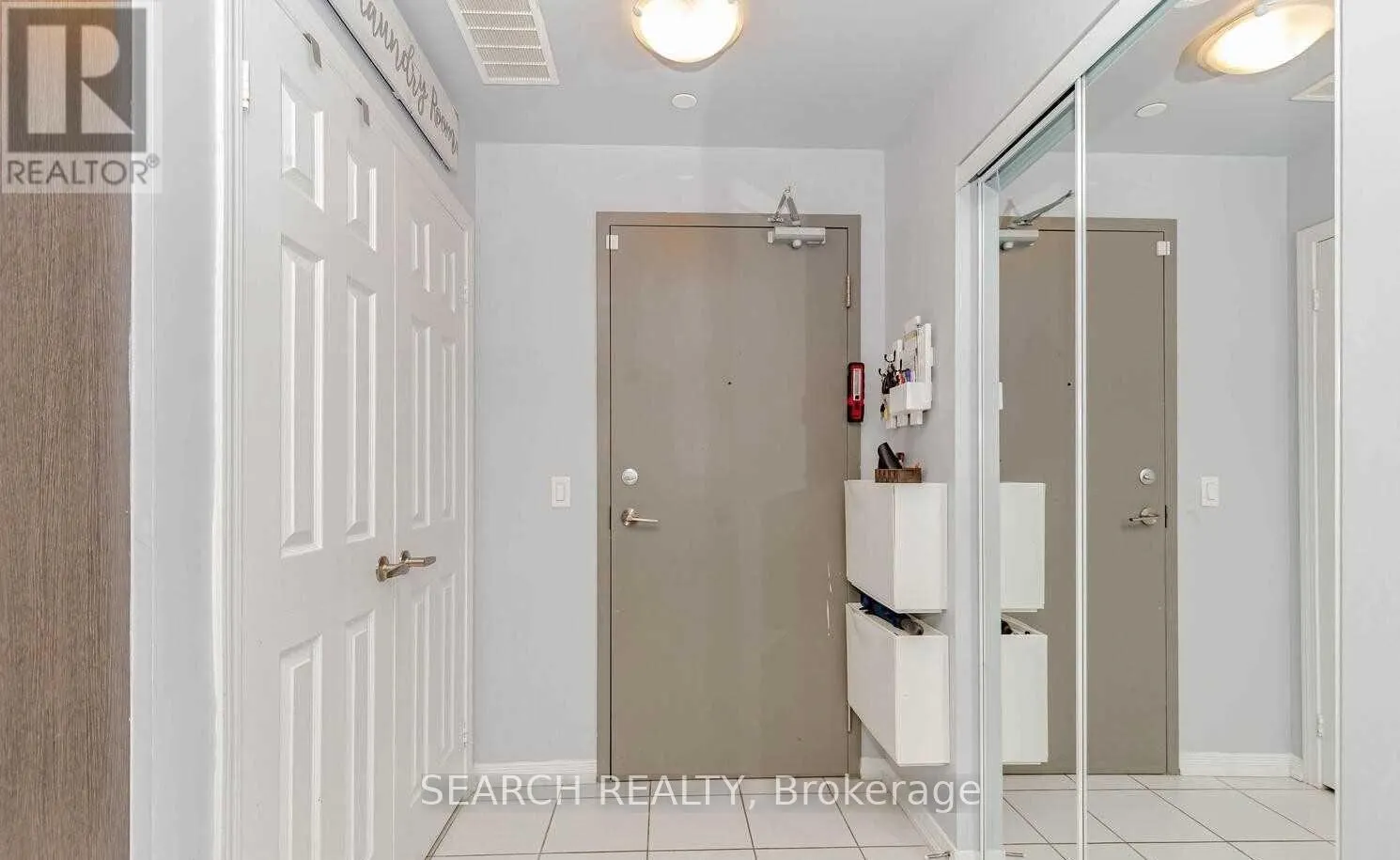 201 - 54 SKY HARBOUR DRIVE