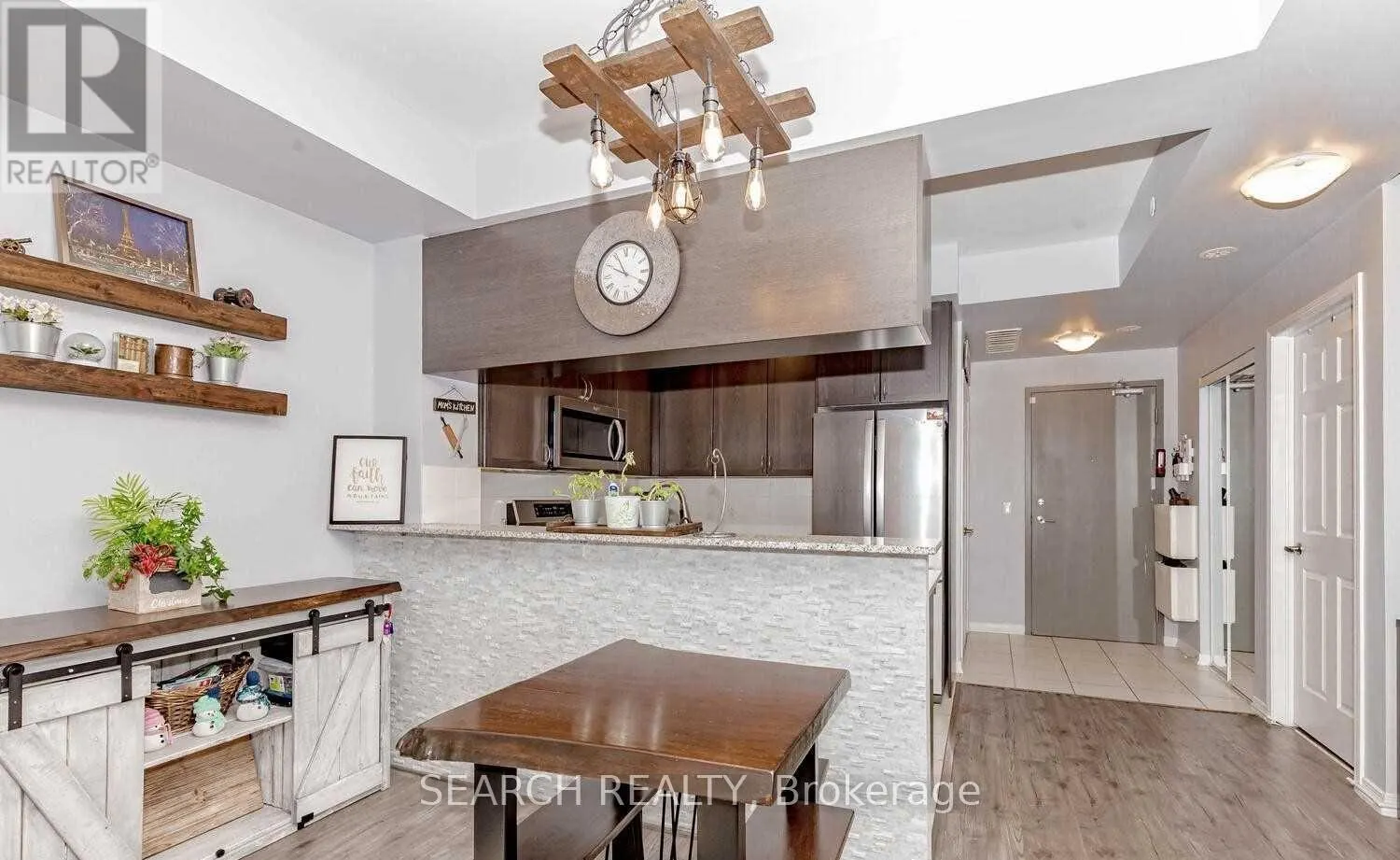 201 - 54 SKY HARBOUR DRIVE