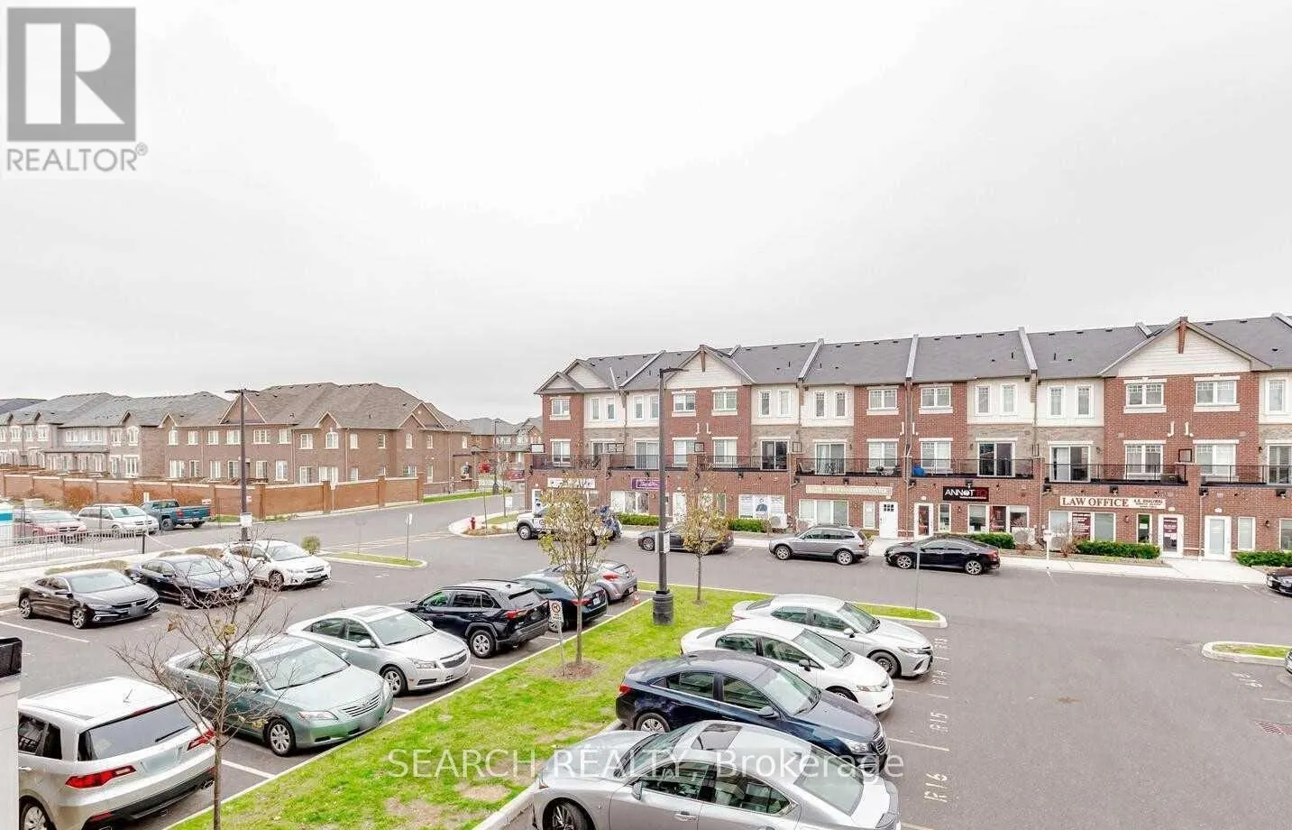 201 - 54 SKY HARBOUR DRIVE