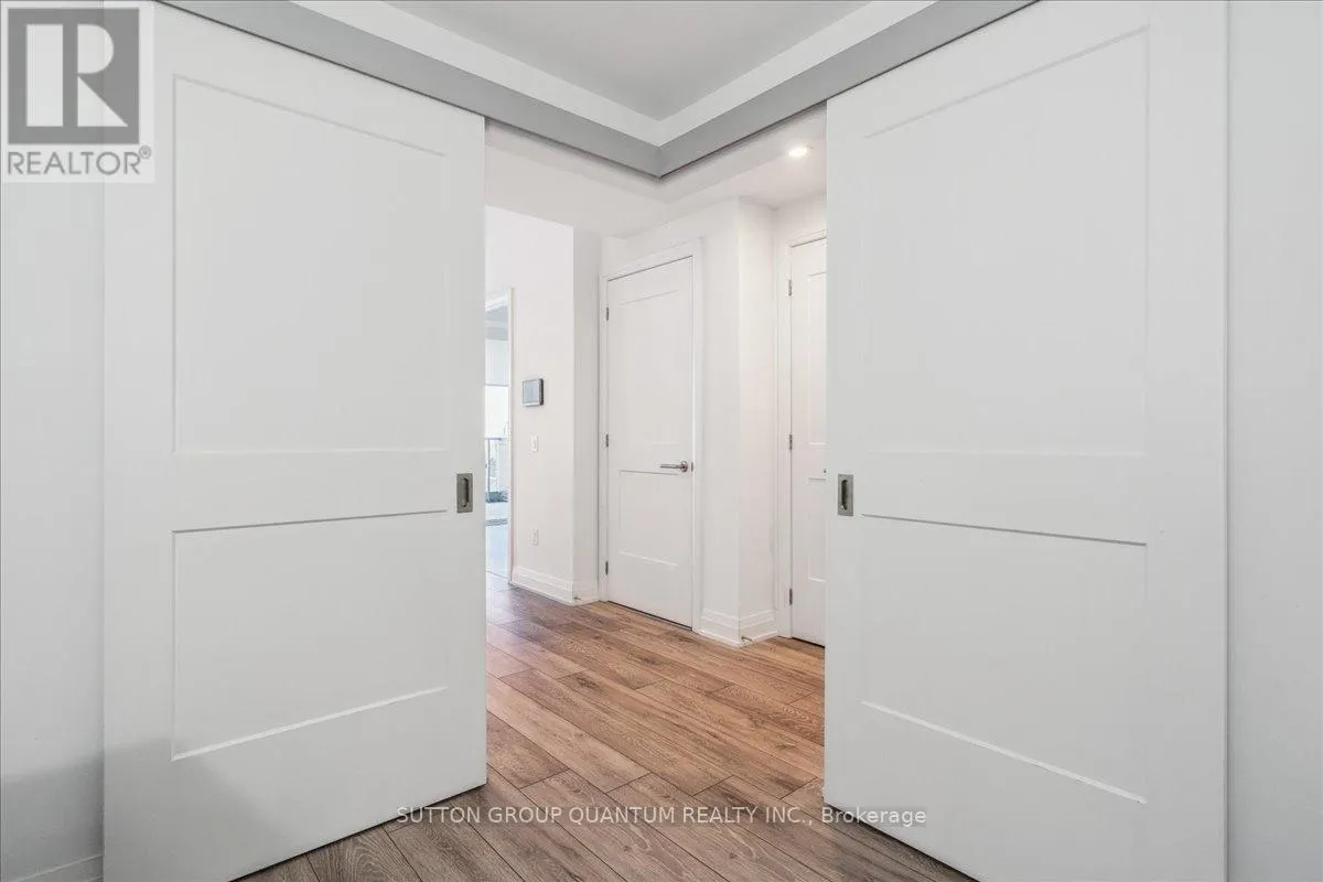 315 - 21 PARK STREET E