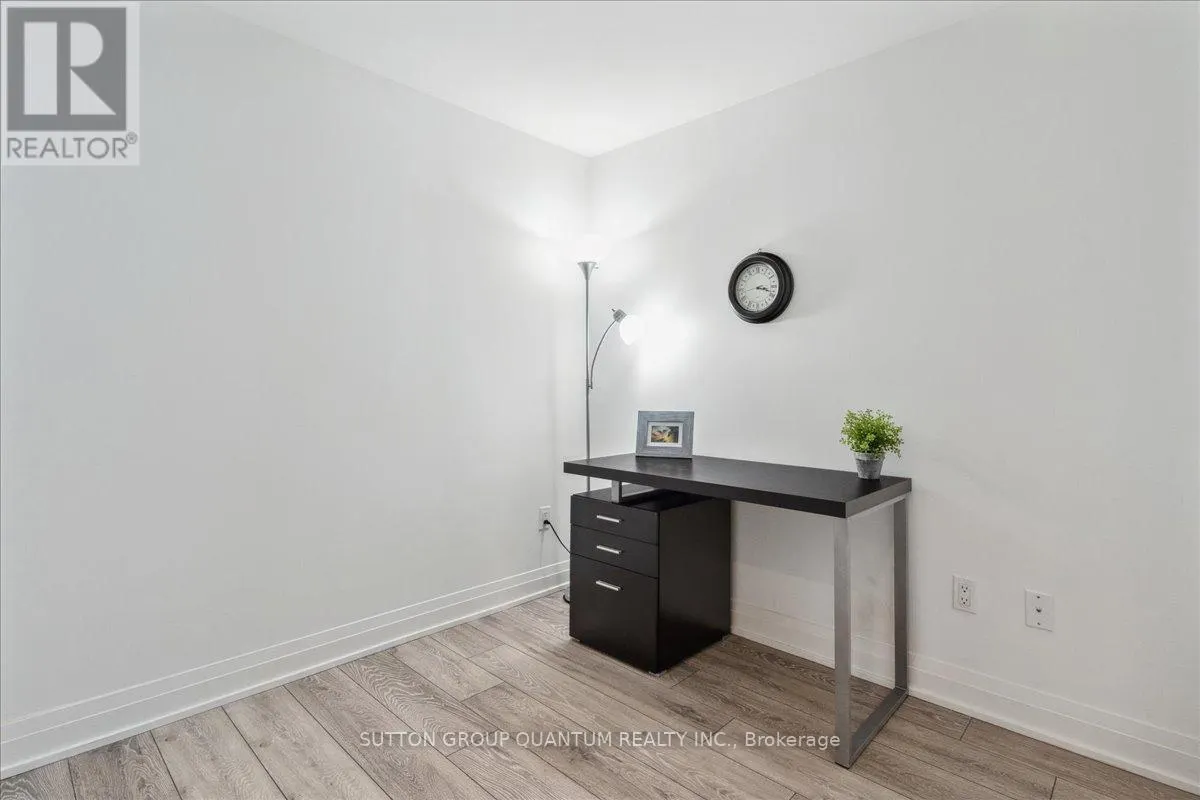 315 - 21 PARK STREET E