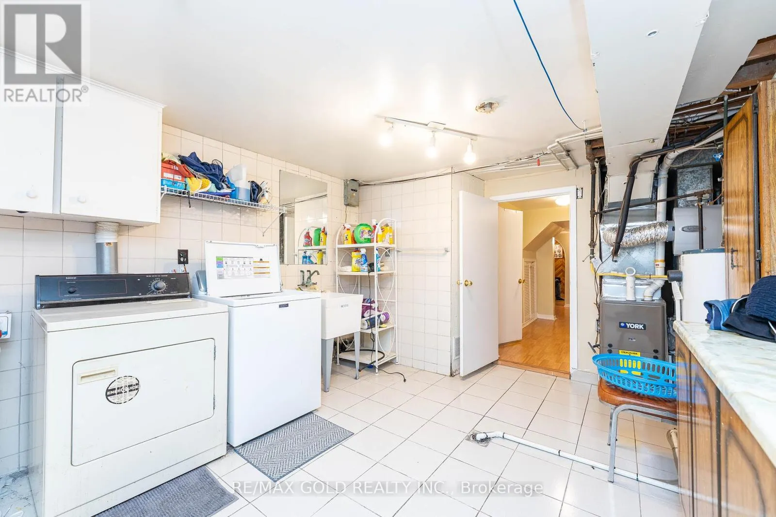 3196 NEWBOUND COURT