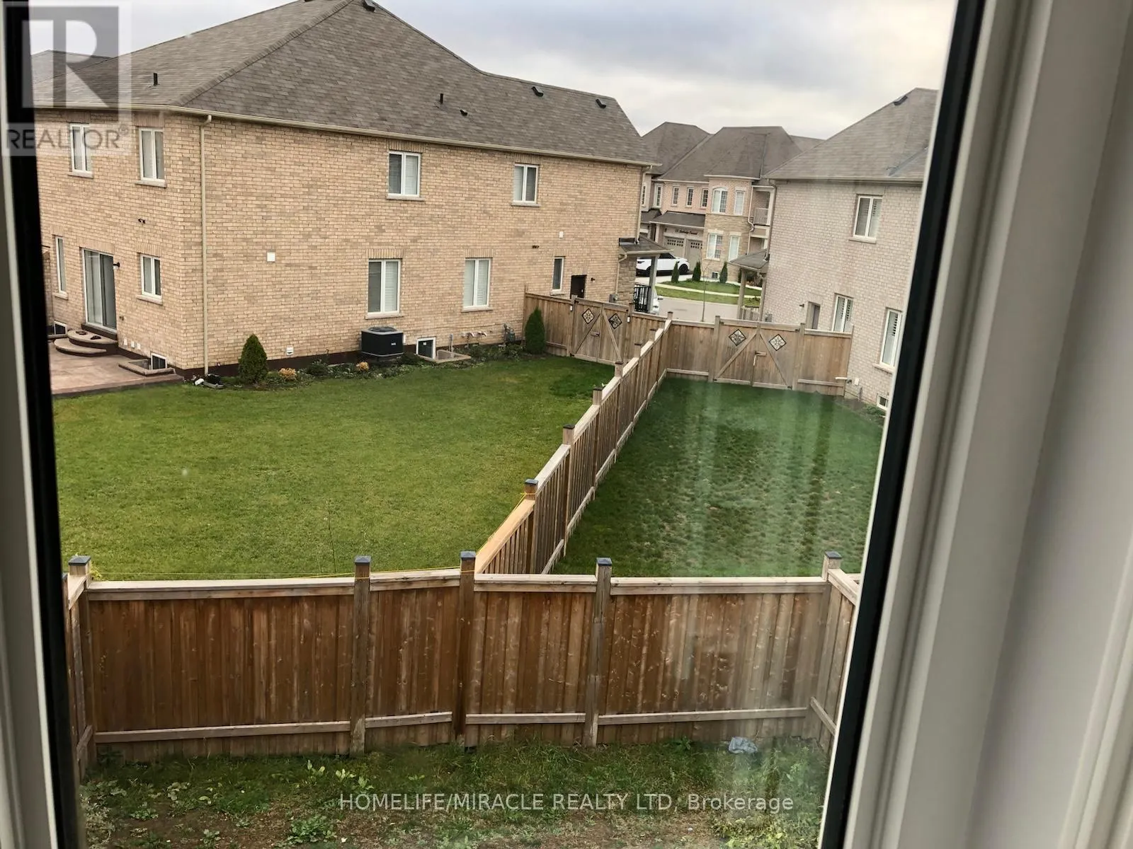 31 BANBRIDGE CRESCENT