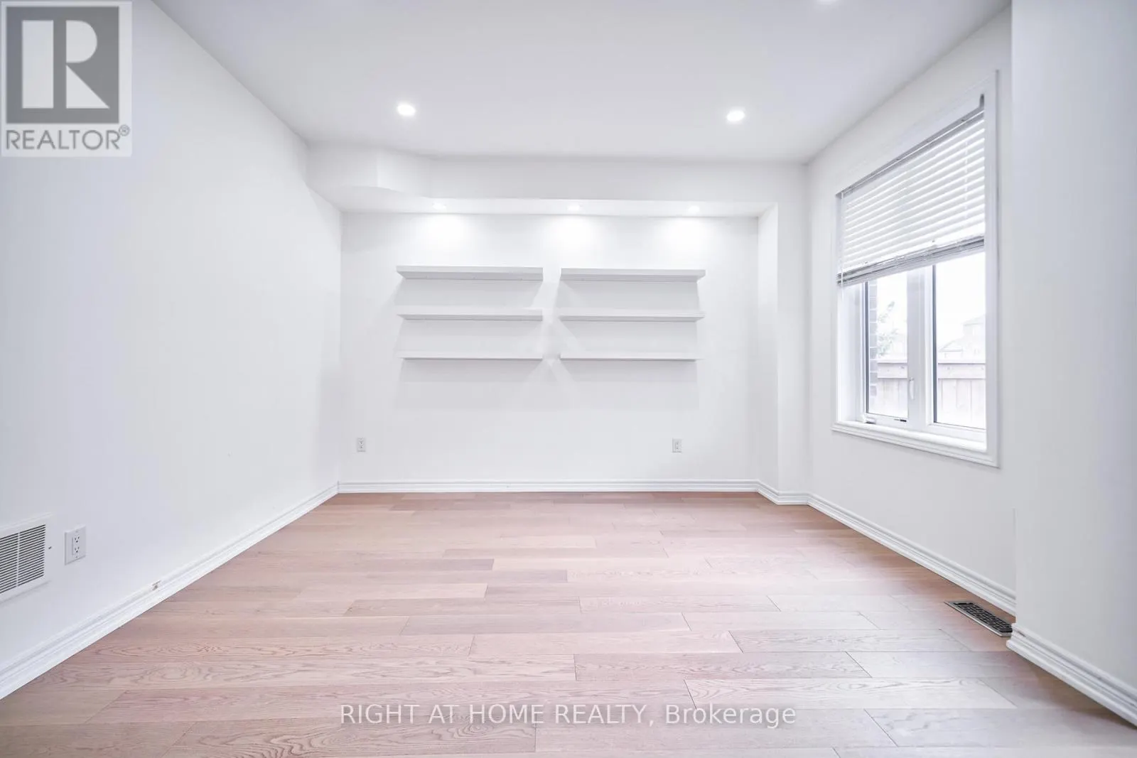 422 BELCOURT COMMON