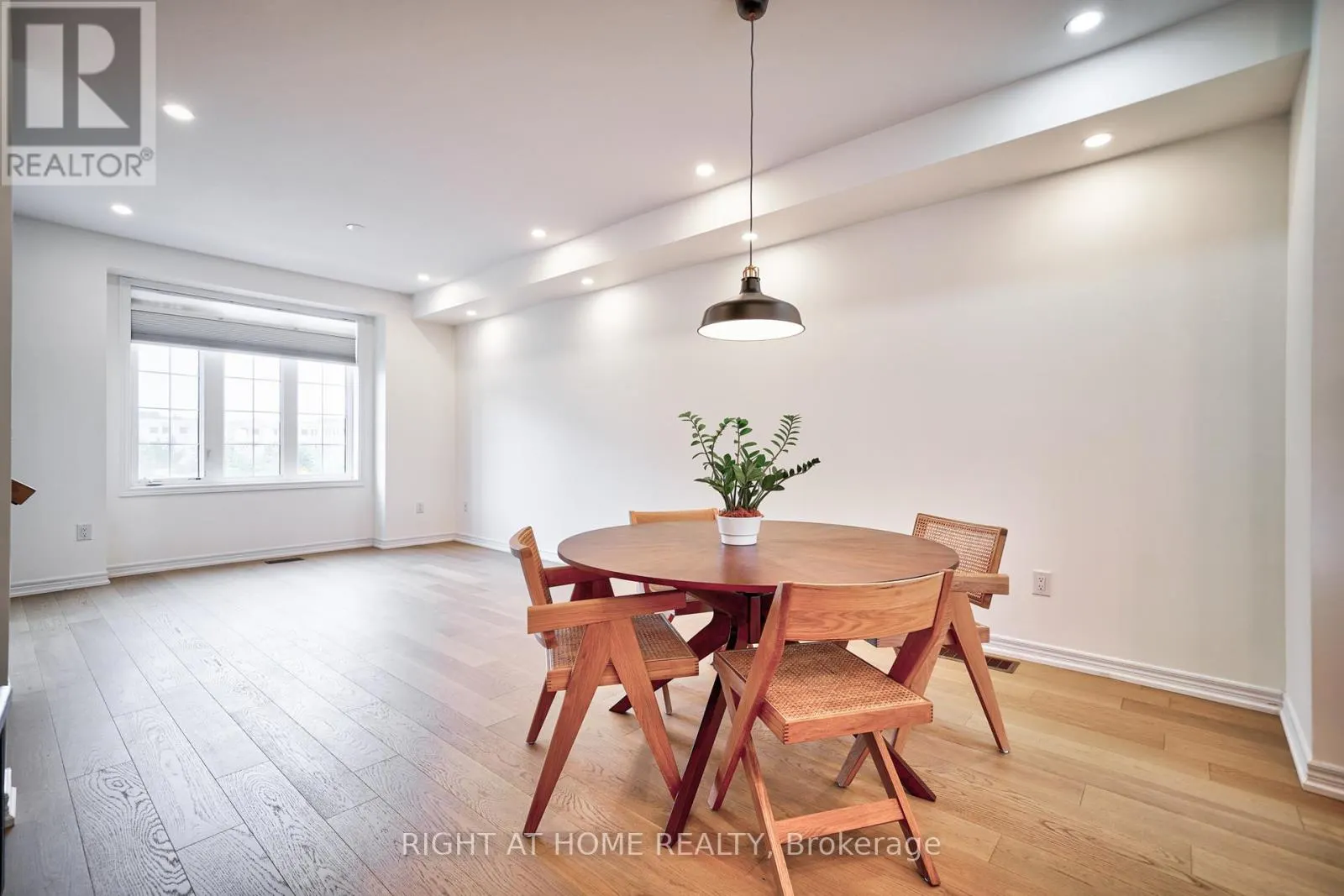 422 BELCOURT COMMON