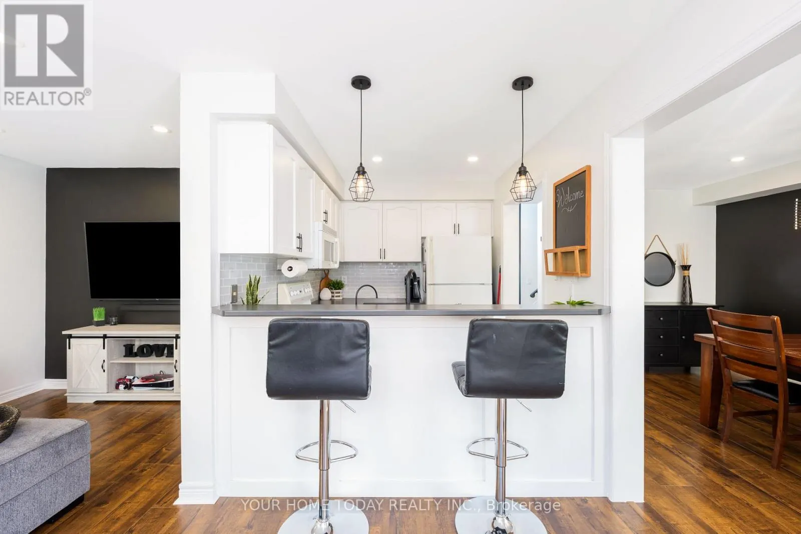 91 MOWAT CRESCENT