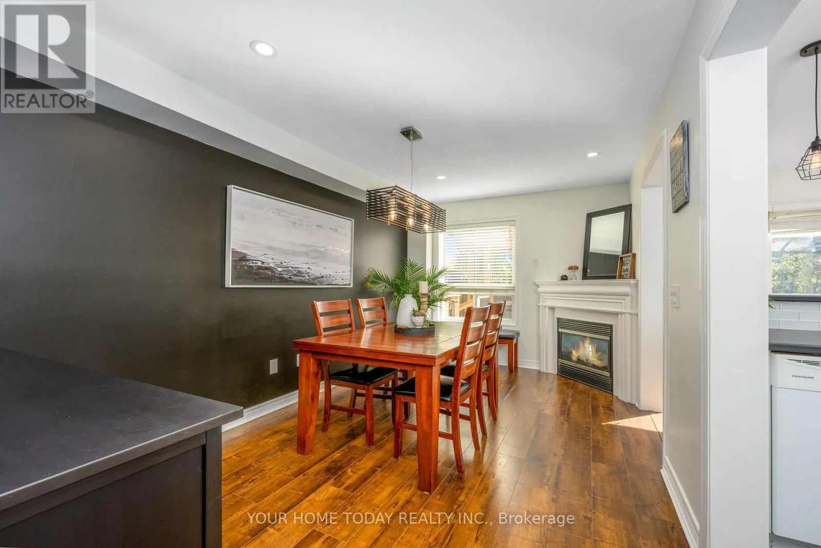 91 MOWAT CRESCENT