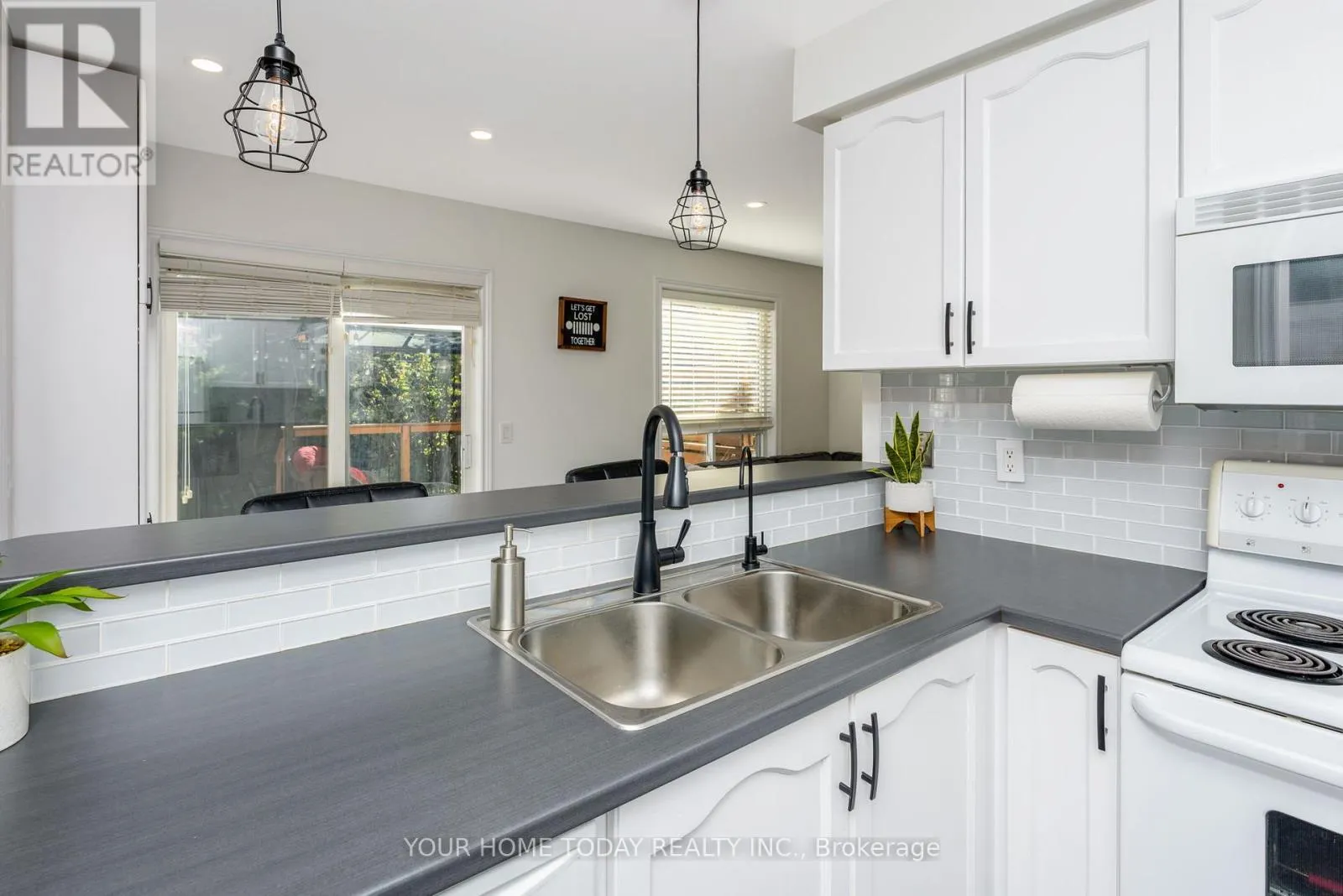 91 MOWAT CRESCENT