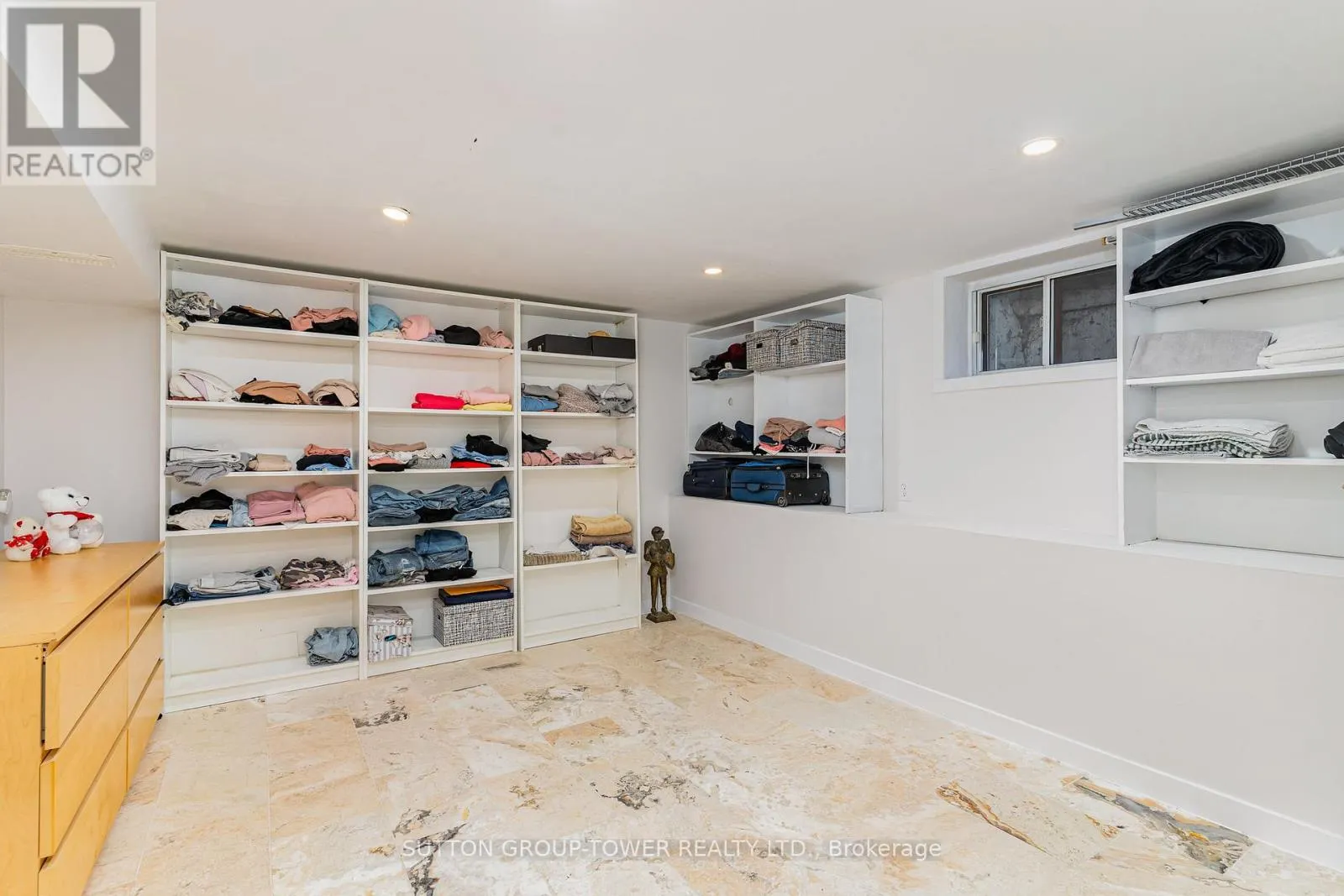 1037 LEILANI DRIVE